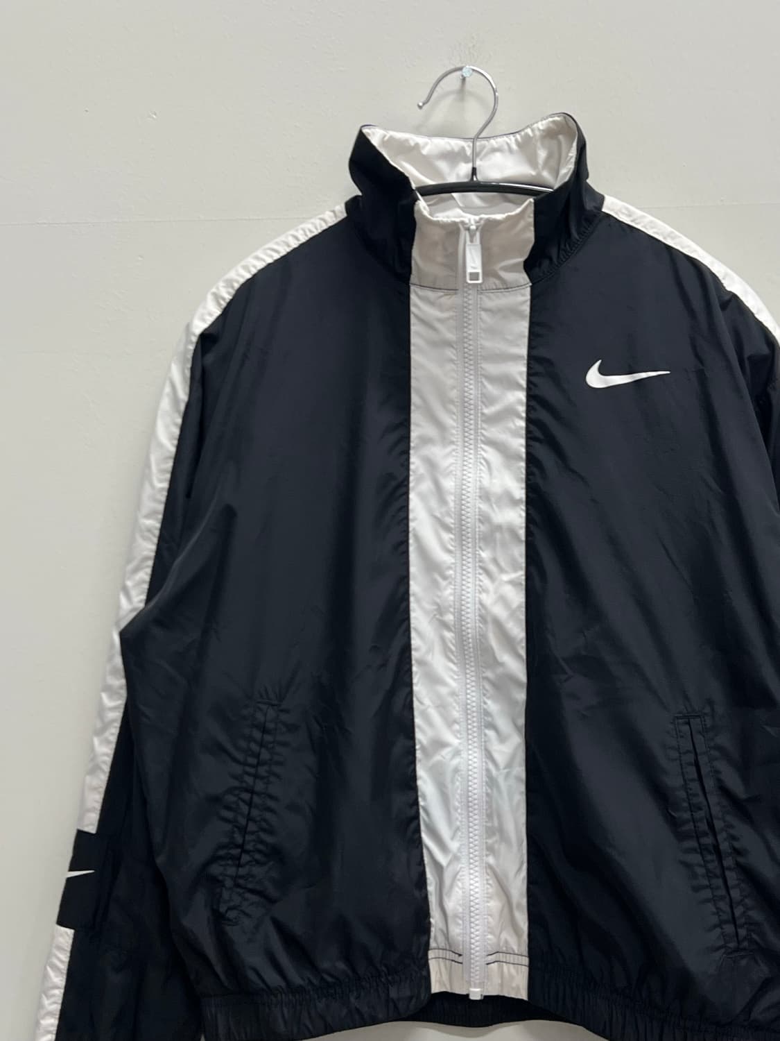 나이키 우먼스 백로고 바람막이 자켓 상품이미지3