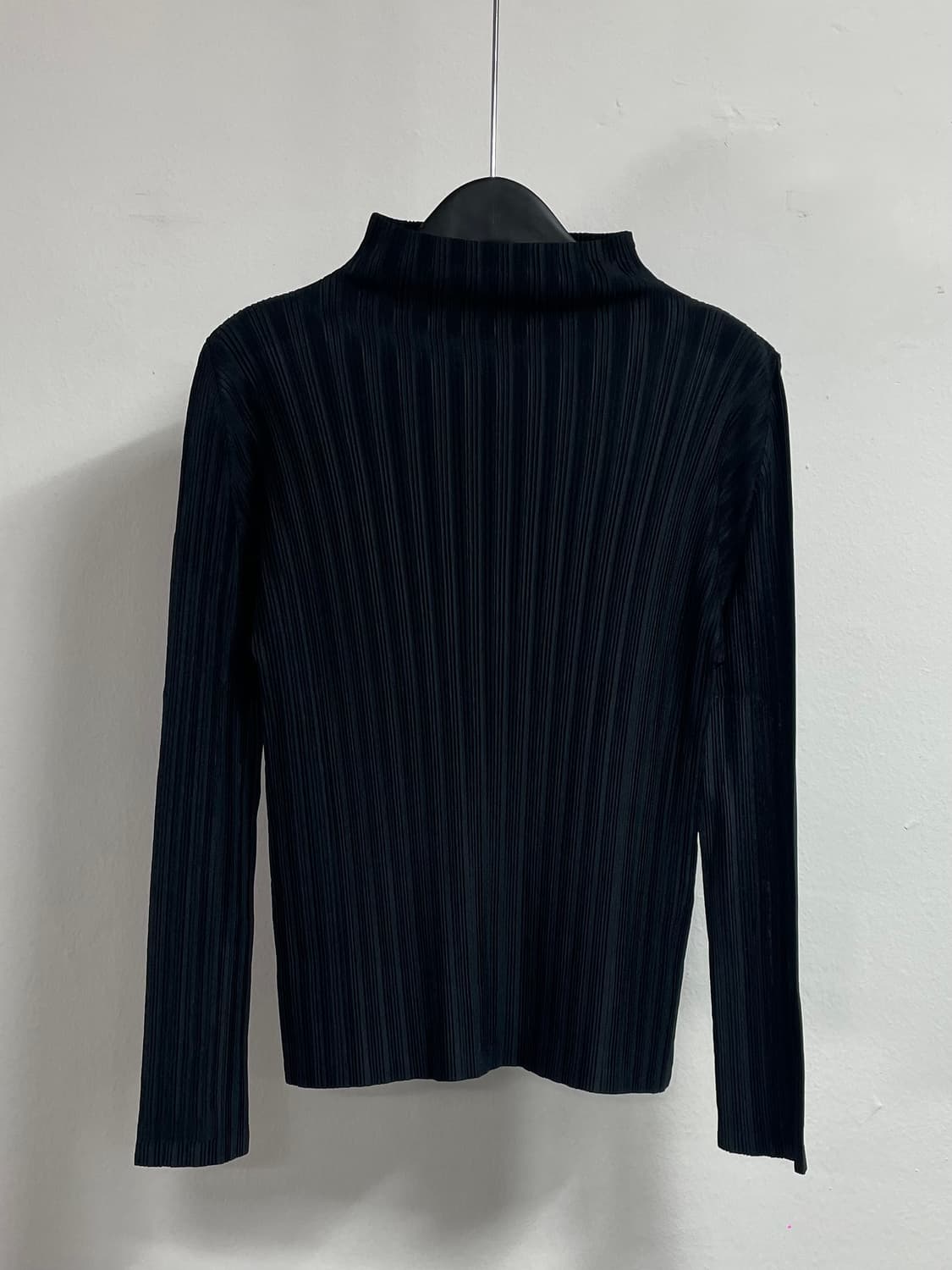 이세이미야케 플리츠플리즈 베이직 하이넥 긴팔 (on.206) 상품이미지1