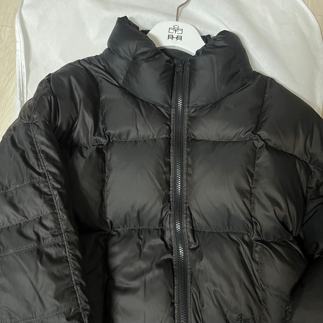 (3) 폴리테루 패치드 집 다운 푸퍼 다크차콜 상품이미지1