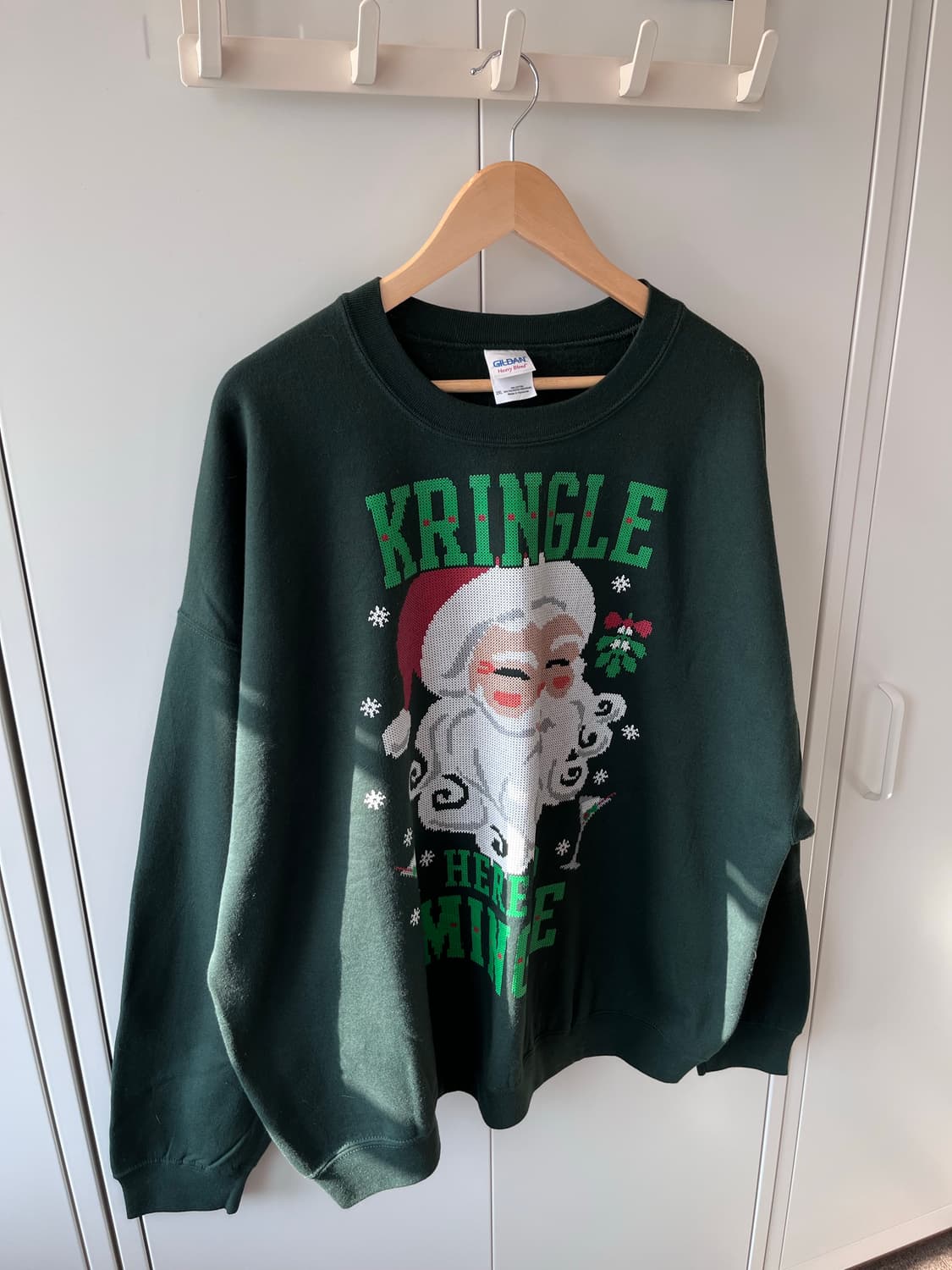 Gildan 크리스마스 산타 오버핏 맨투맨  상품이미지5