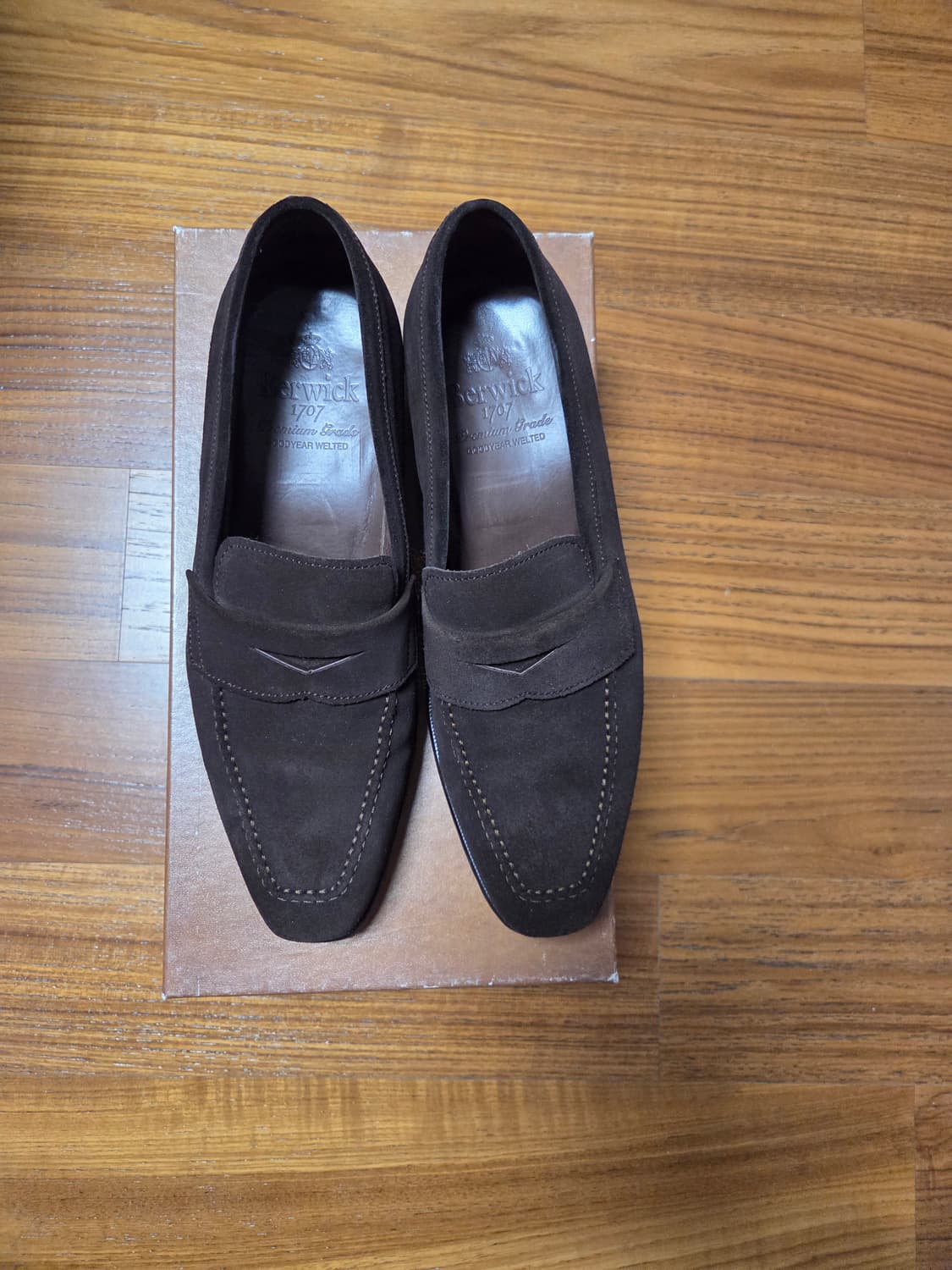 Berwick 다크 브라운 스웨이드 로퍼 상품이미지2