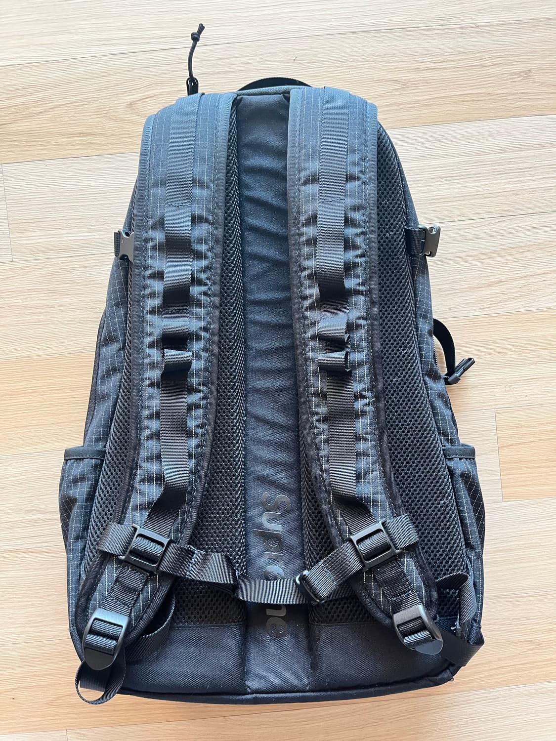 슈프림 백팩 블랙 - 24SS 상품이미지3