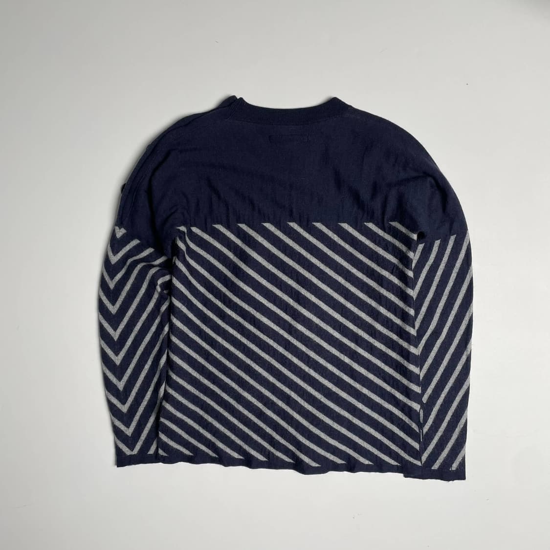 장폴고티에 네이비 버튼 스트라이프 니트 (italy)   상품이미지7