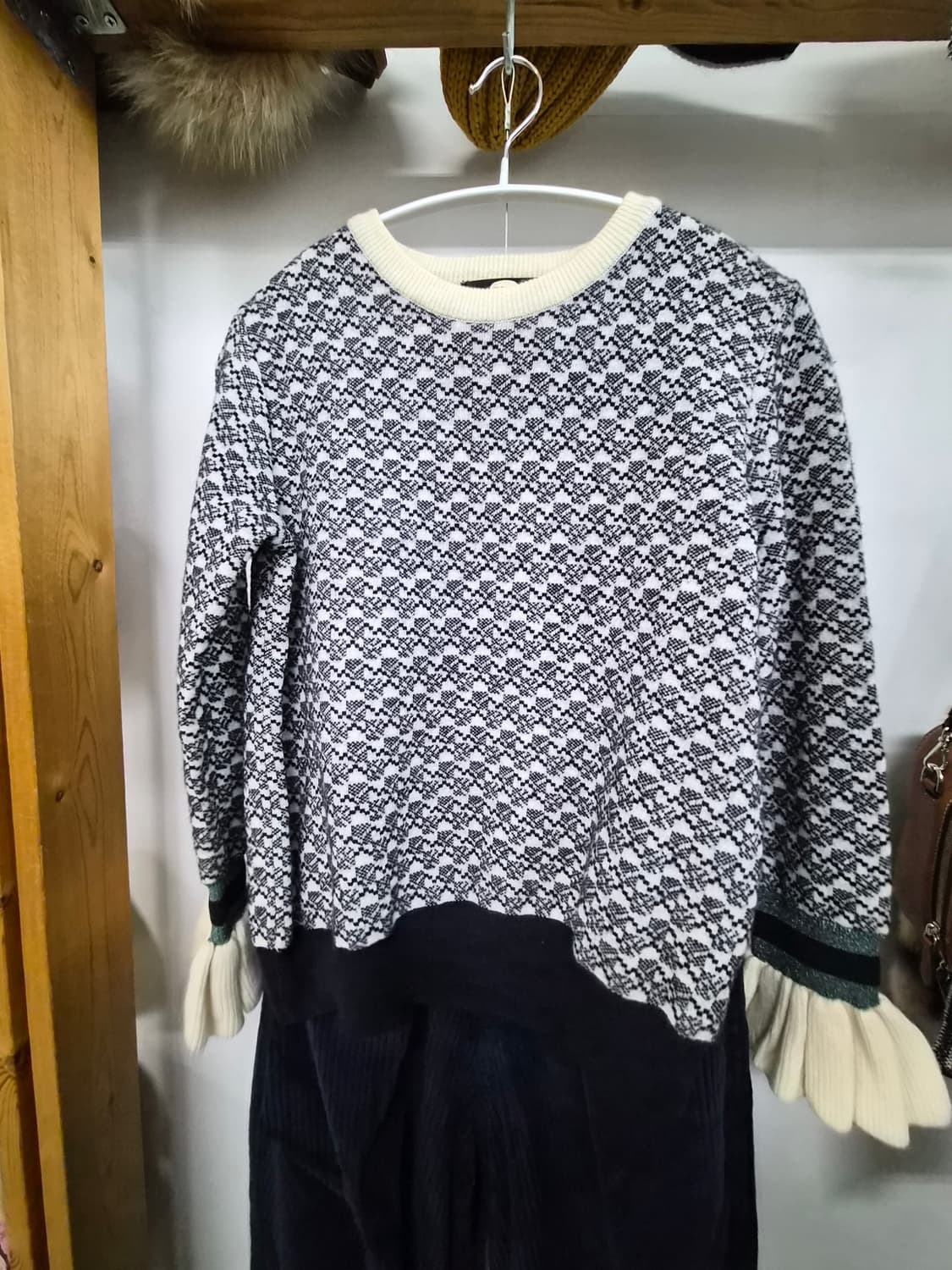 듀엘 울 라운드니트. 론 입체와이드 코듀로이 상품이미지3