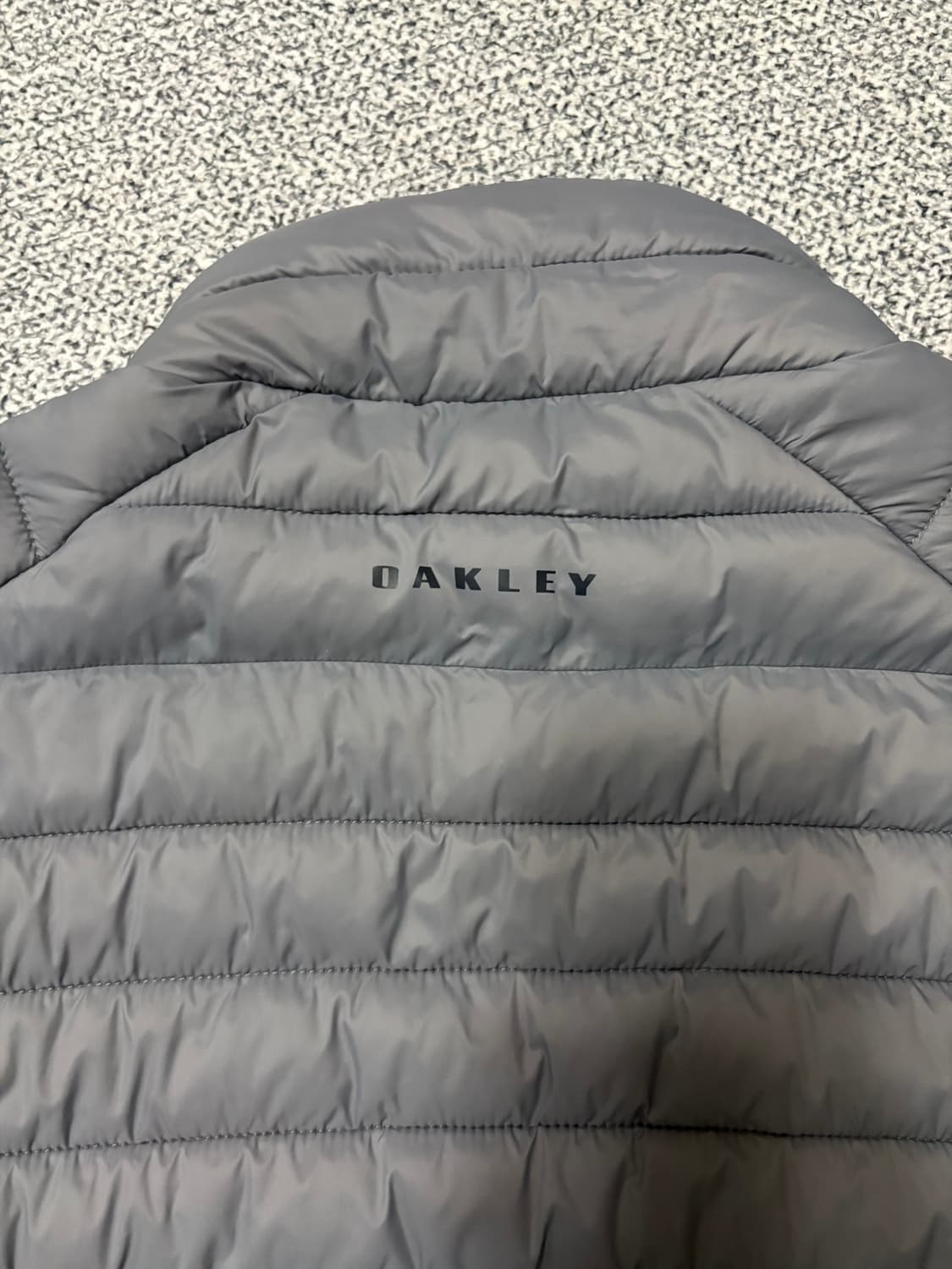 오클리 경량 패딩 자켓 그레이 상품이미지4