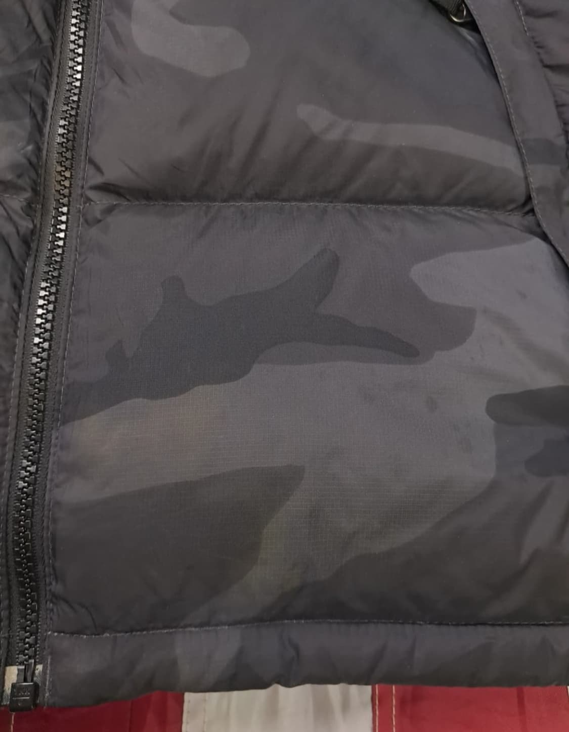 오리지날 일본판 노스페이스 블랙카모 700 눕시 패딩 상품이미지9