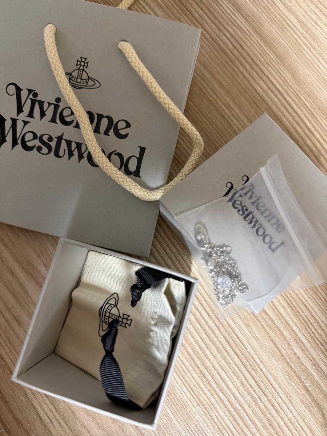 비비안 웨스트우드 팔찌 상품이미지2
