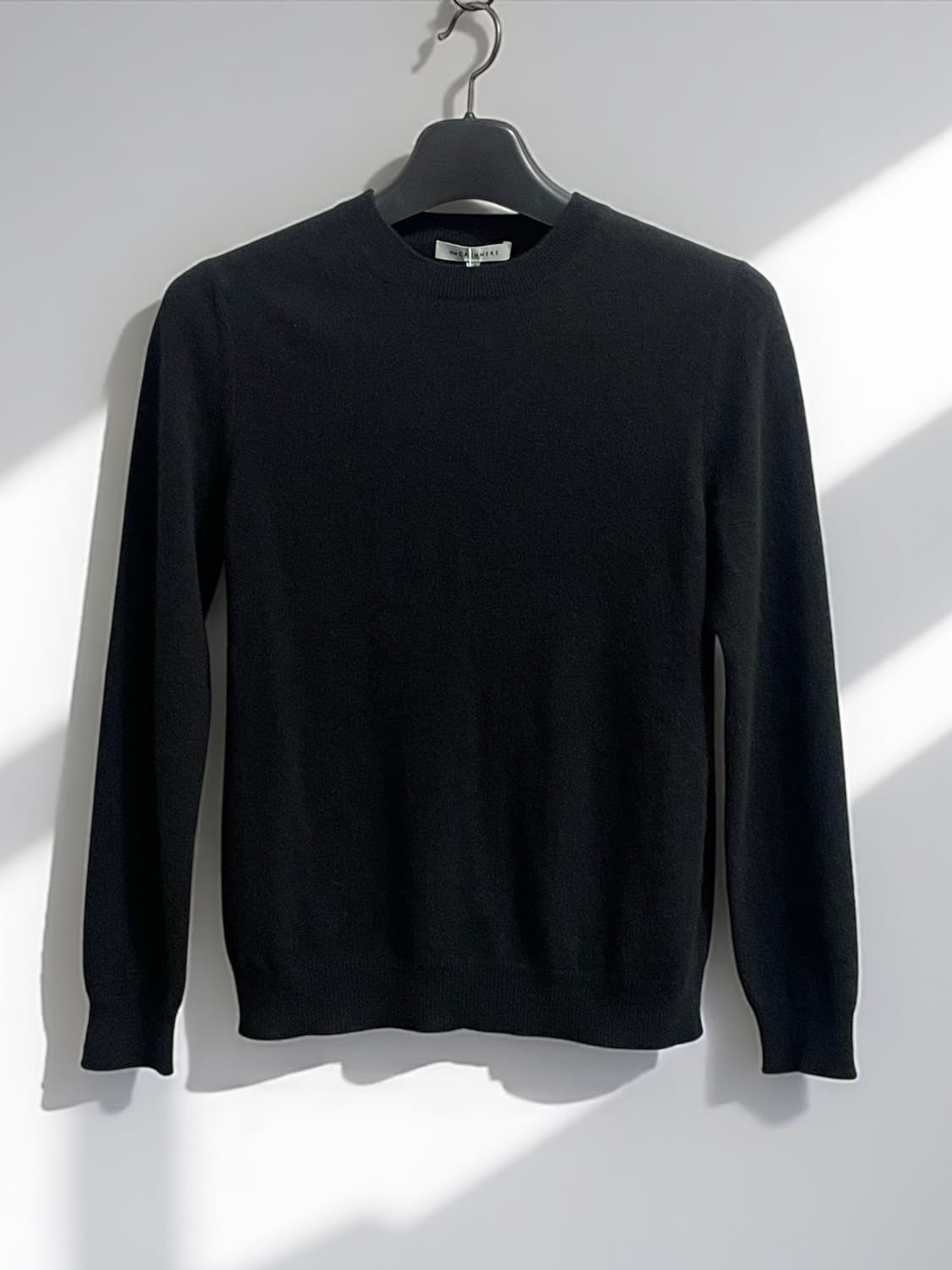 더 캐시미어 라운드 니트 상품이미지1