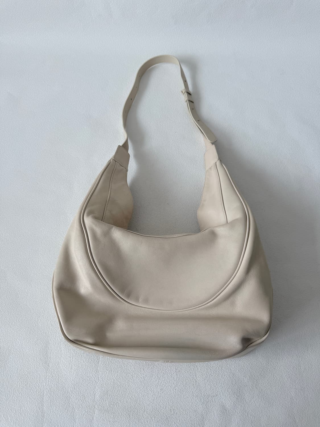 엘바테게브(elbategev) 레더 호버 크로스 숄더백 상품이미지6