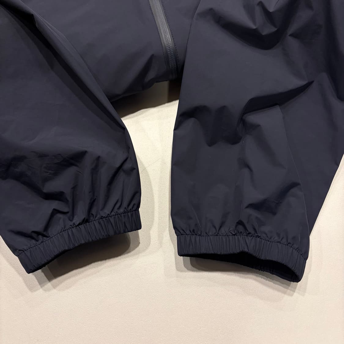 [XS] A.P.C 아페쎄 x 아식스 후드 바람막이 네이비 C352 상품이미지7