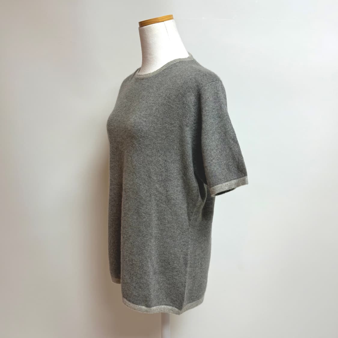 [캐시미어 100%]  반팔 그레이 라운드 니트 42 상품이미지2