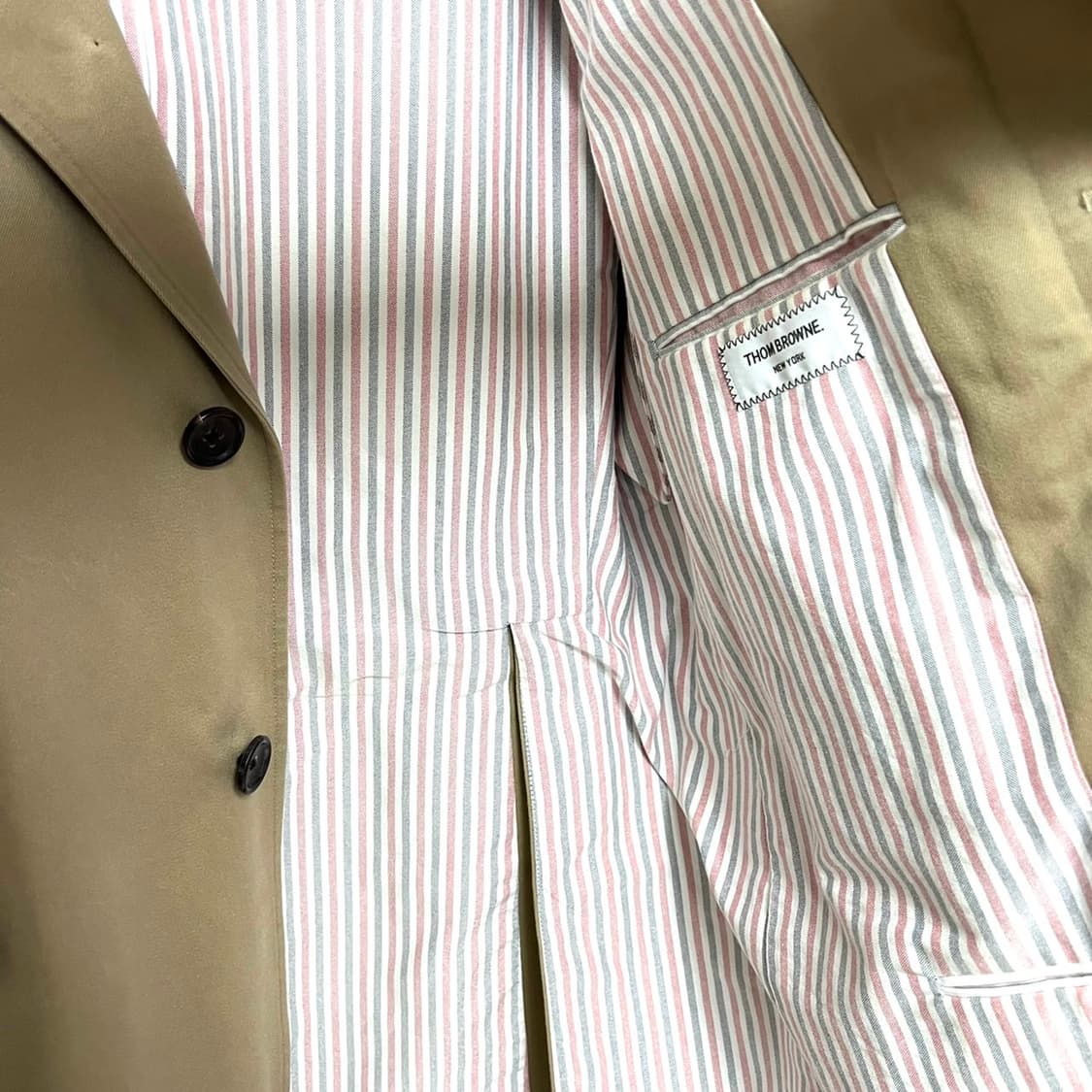 [105] 톰브라운 체스터필드 사선 코트 상품이미지6