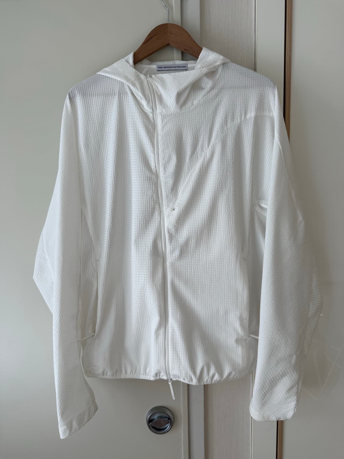 [L] 포스트아카이브팩션 8.0 테크니컬자켓 화이트 상품이미지1