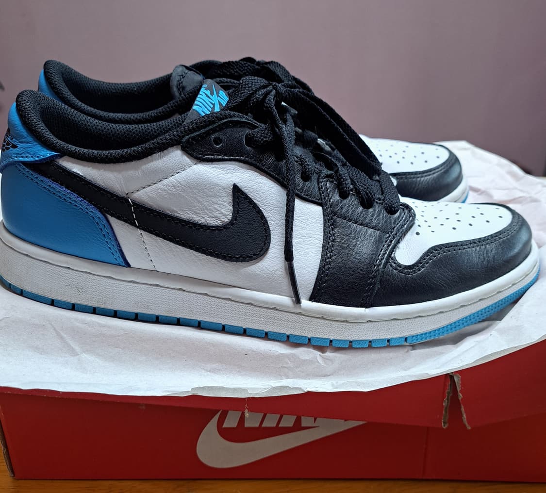 조던 1 레트로 로우 OG 블랙 앤 다크 파우더 블루 상품이미지3
