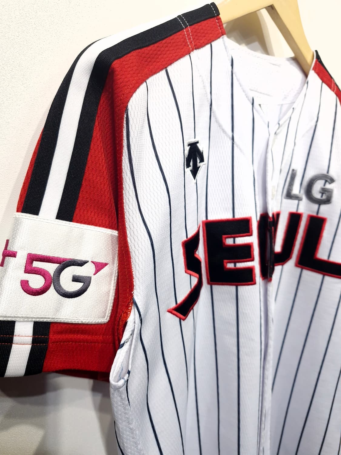 데상트 LG트윈스 어센틱 서울유니폼 채은성 마킹 상품이미지4