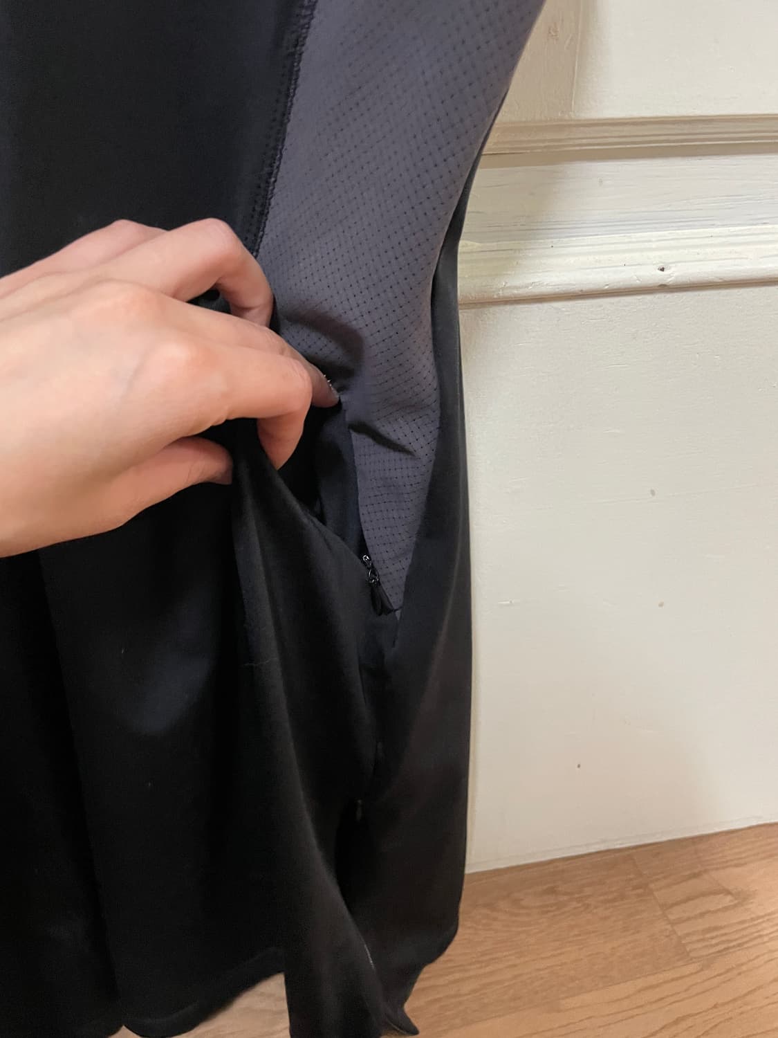 디퍼런트 이즈 오케이 테크니컬 원피스 상품이미지5