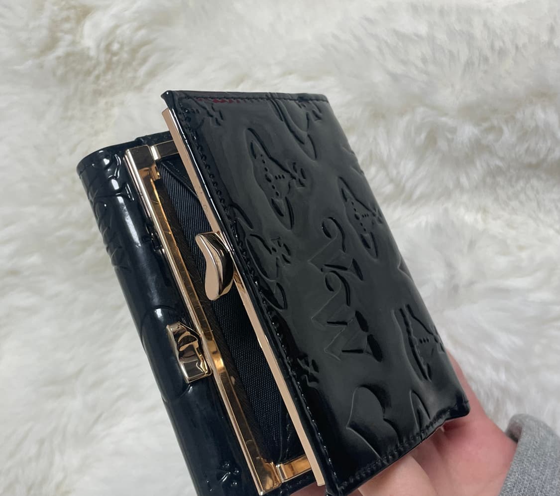 비비안웨스트우드 지갑 유광 에나멜 금장 상품이미지3