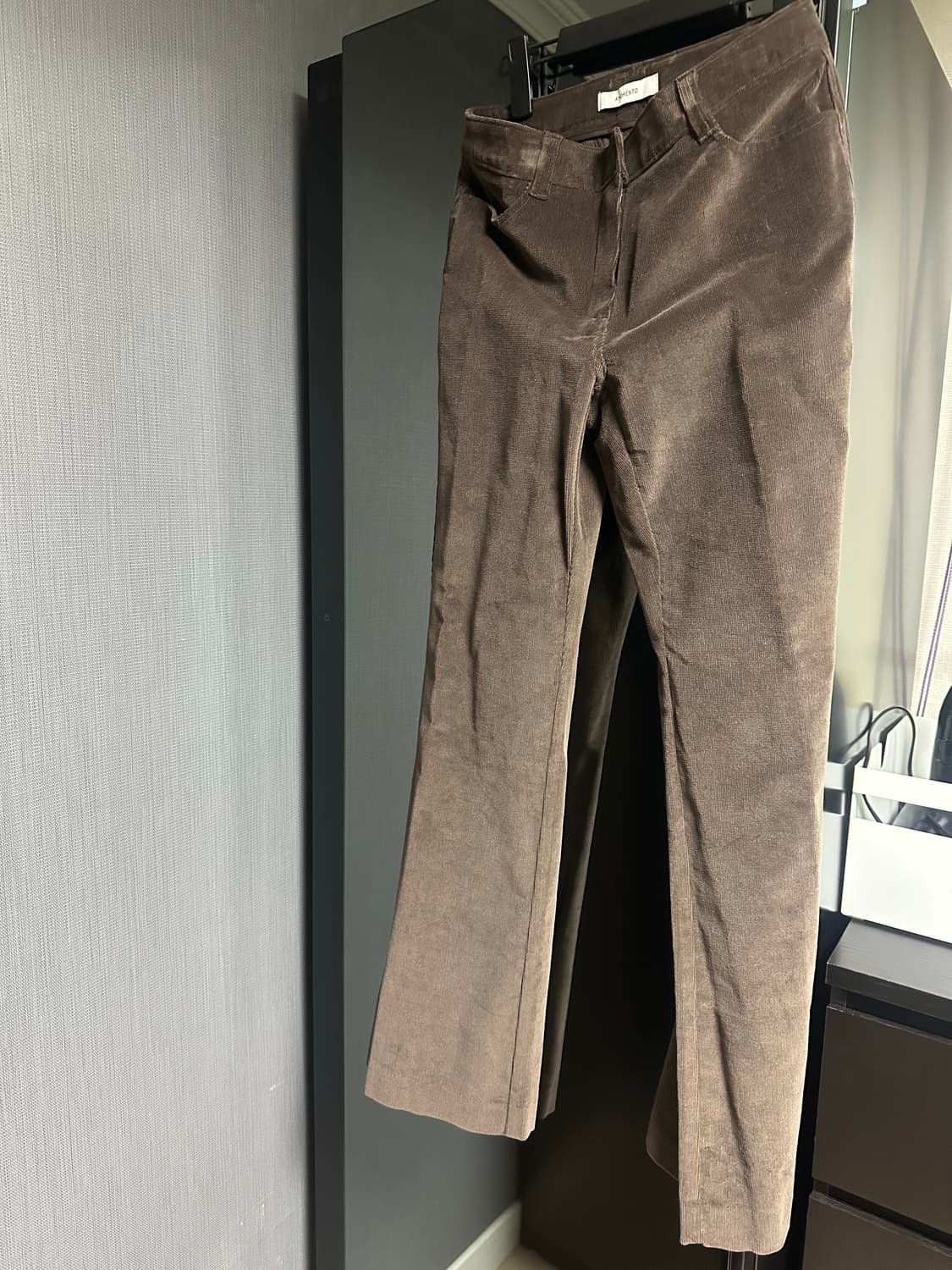 아모멘토 코듀로이 플레어드팬츠 브라운 상품이미지3