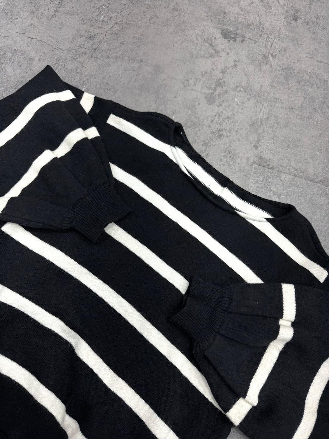 커스텀 오프숄더 니트 상품이미지6