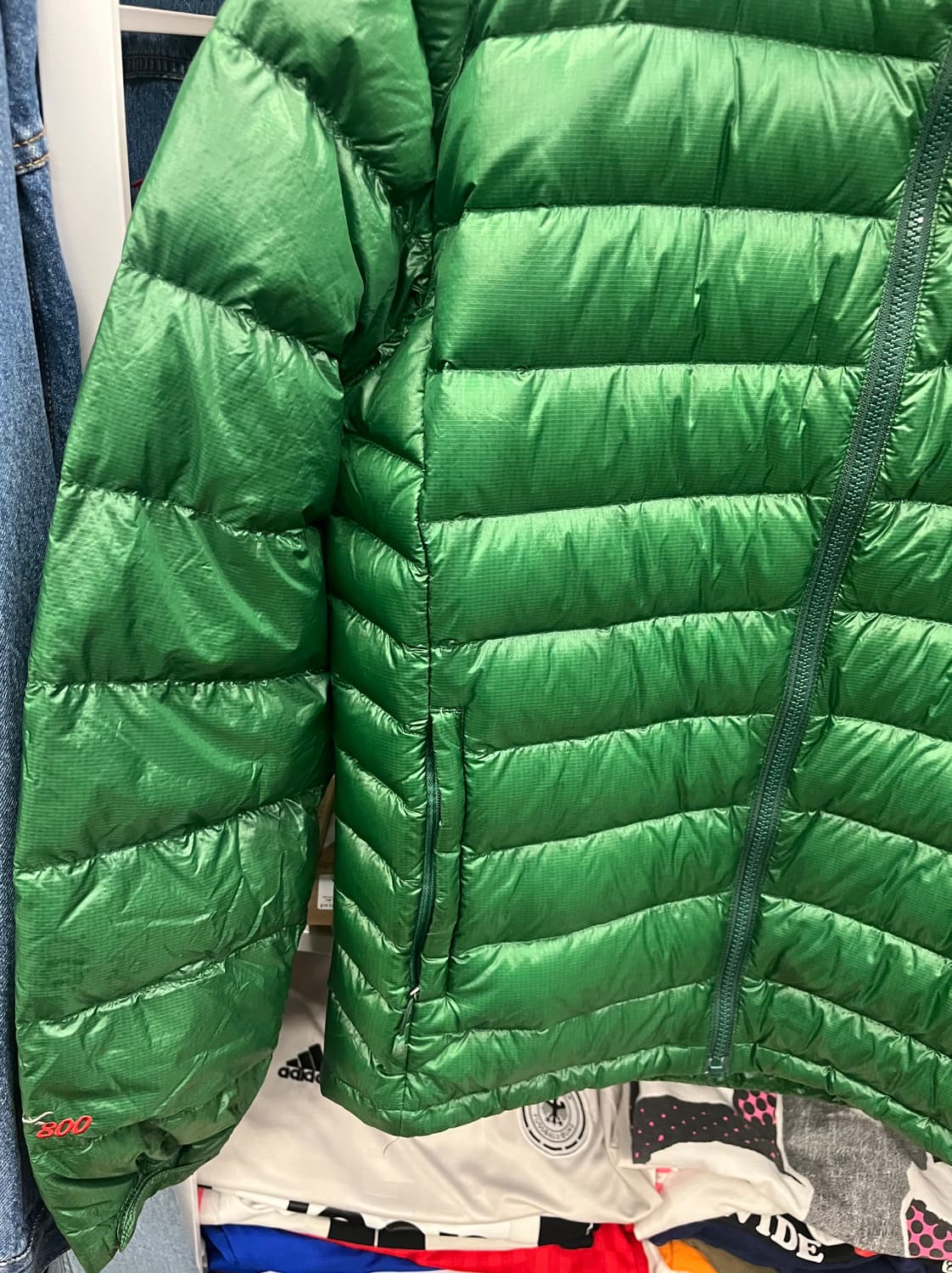 몽벨 경량 800필 딥그린 패딩 상품이미지3