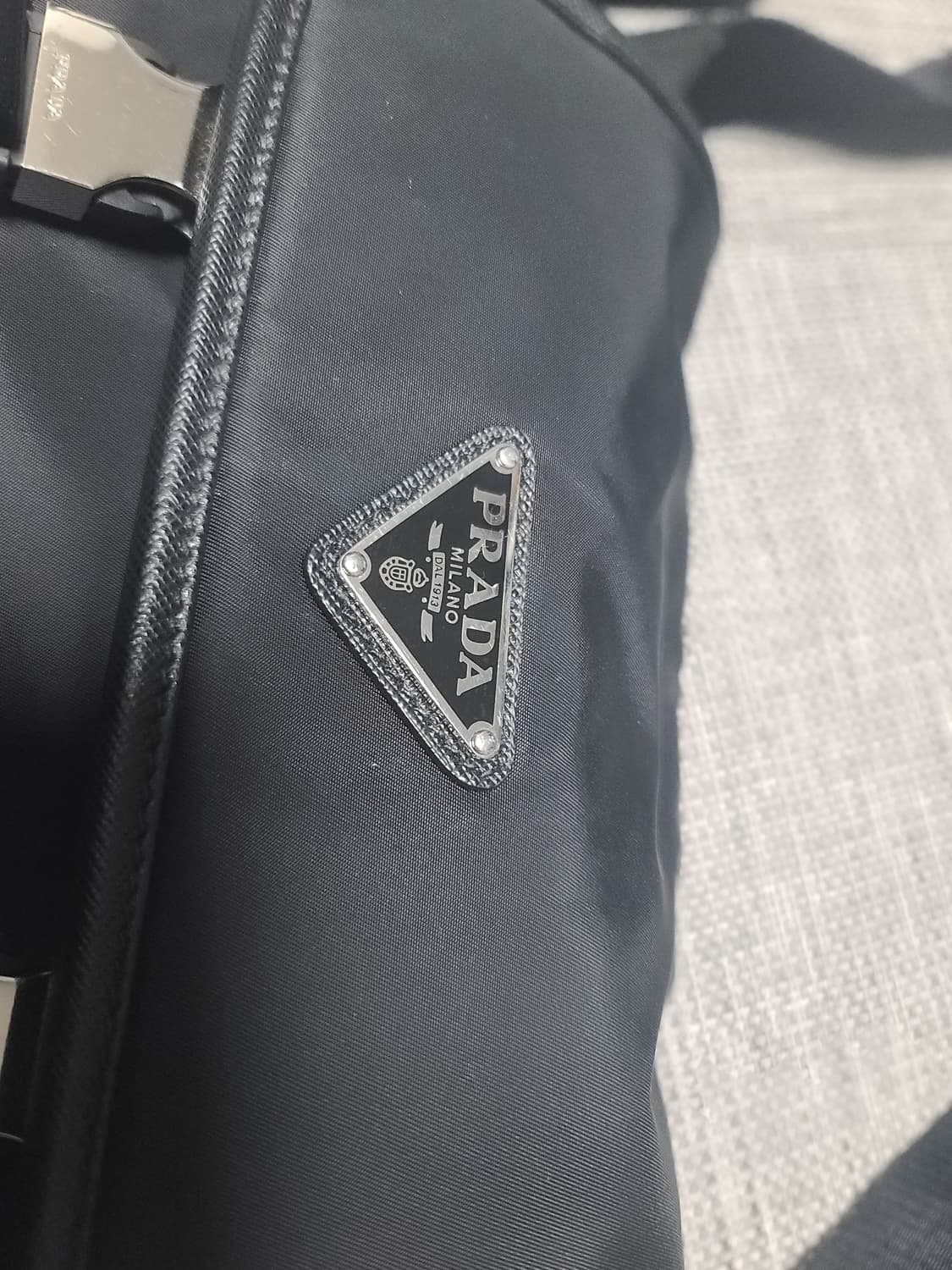 프라다 숄더백 메신저백 크로스백 2vd034 프라다 버클 리나일론백 상품이미지2