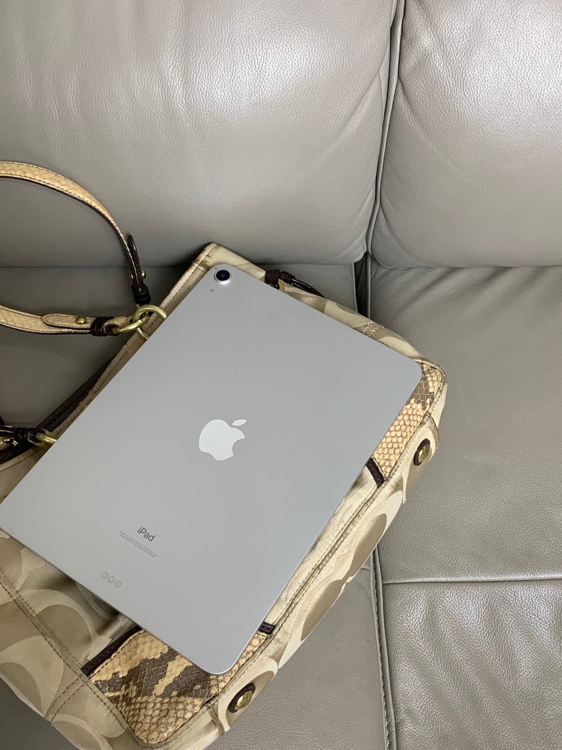 코치 시그니처 뱀피 숄더백 y2k 상품이미지2