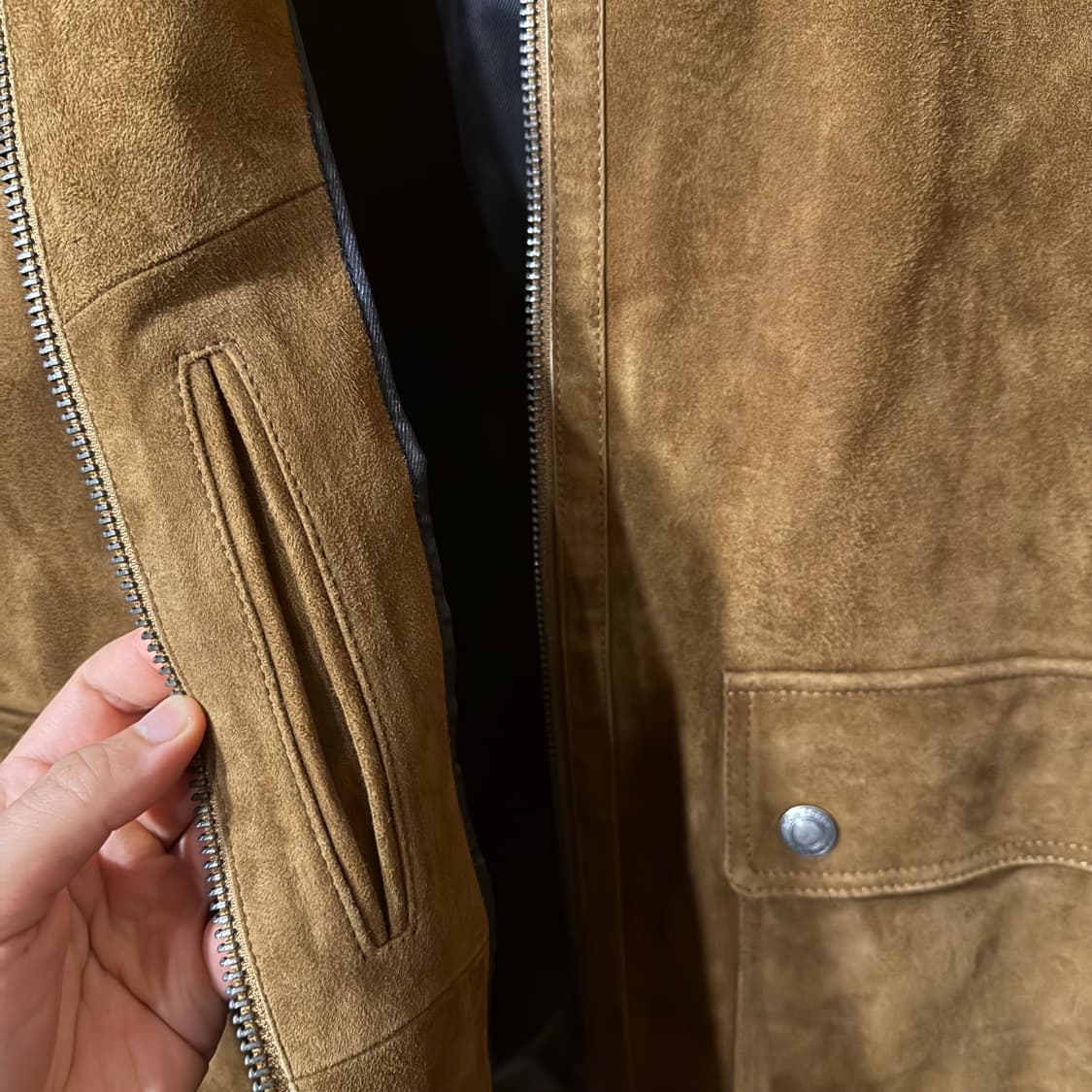 톰포드 23 S/S 스웨이드 자켓 판매 합니다. 상품이미지9