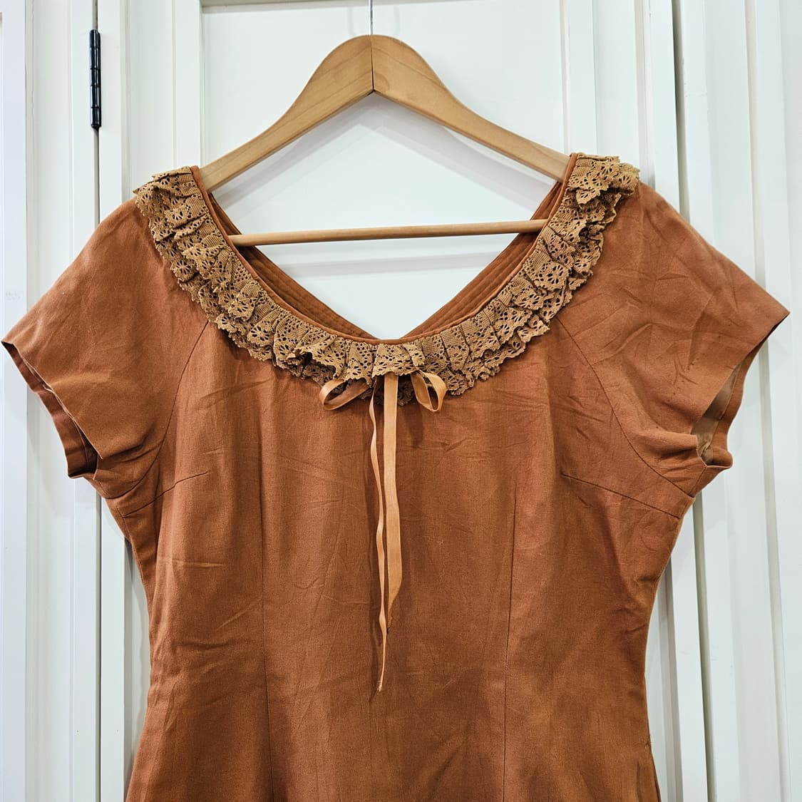 브라운 레이스 카라 리본 원피스 상품이미지3