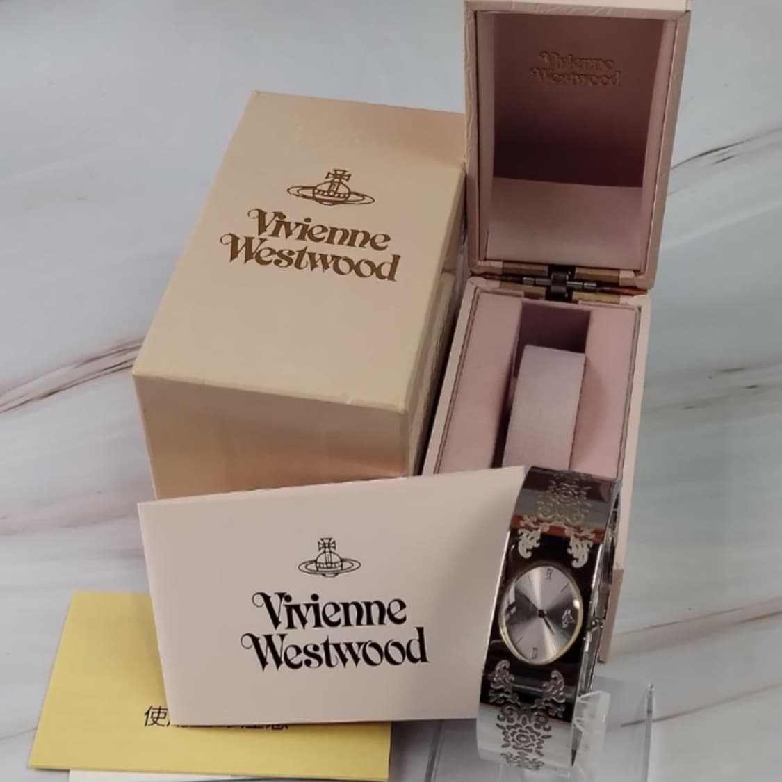비비안웨스트우드 뱅글 시계 상품이미지2