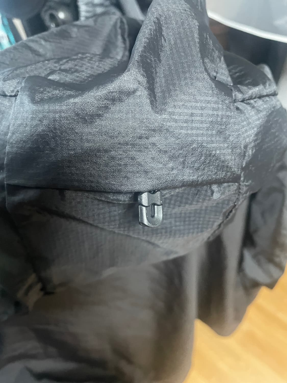 파타고니아 후디니 바람막이 XL 사이즈 블랙  상품이미지4