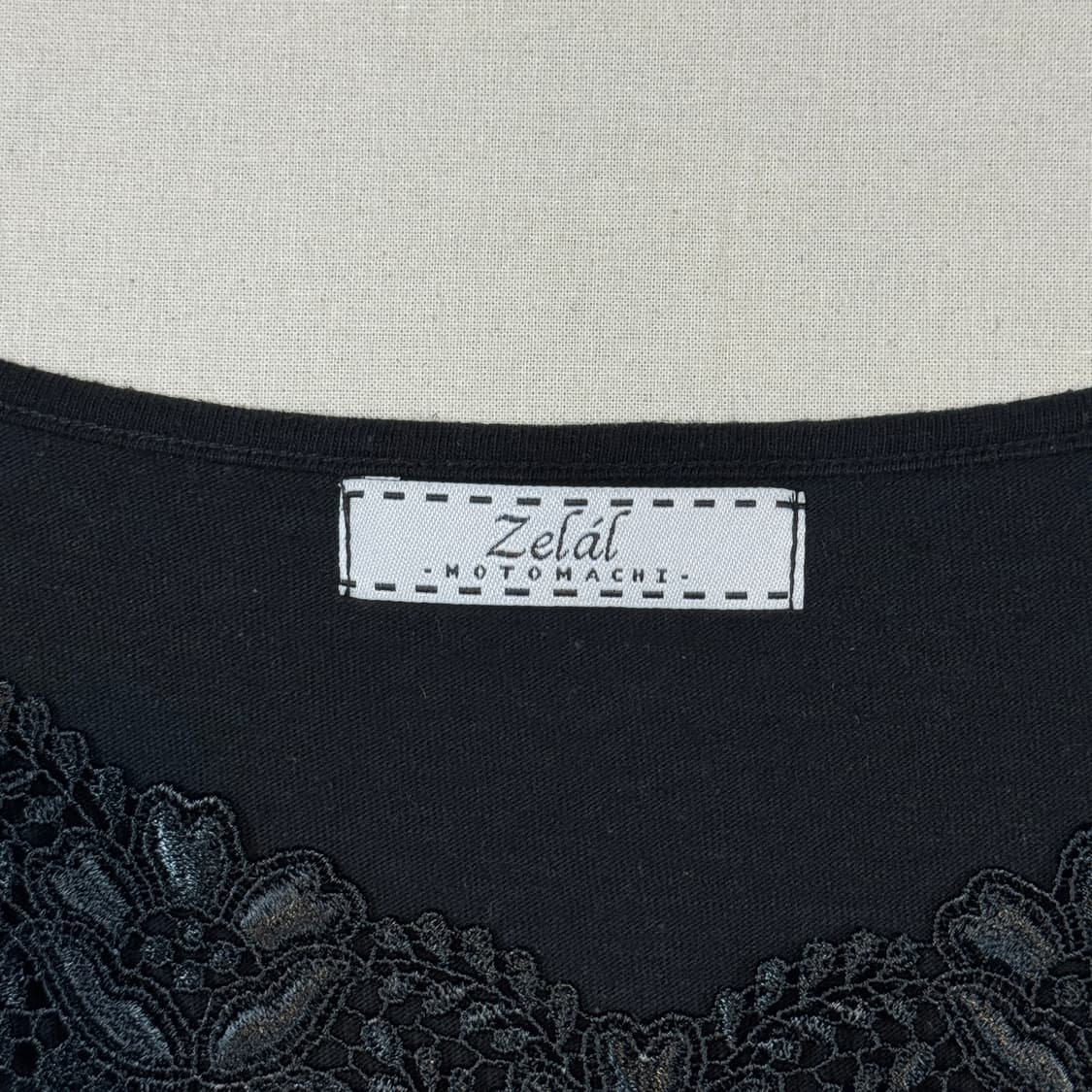 L) Zelal Motomachi 레이스 디테일 코튼 리넨 반팔 티셔츠 상품이미지4