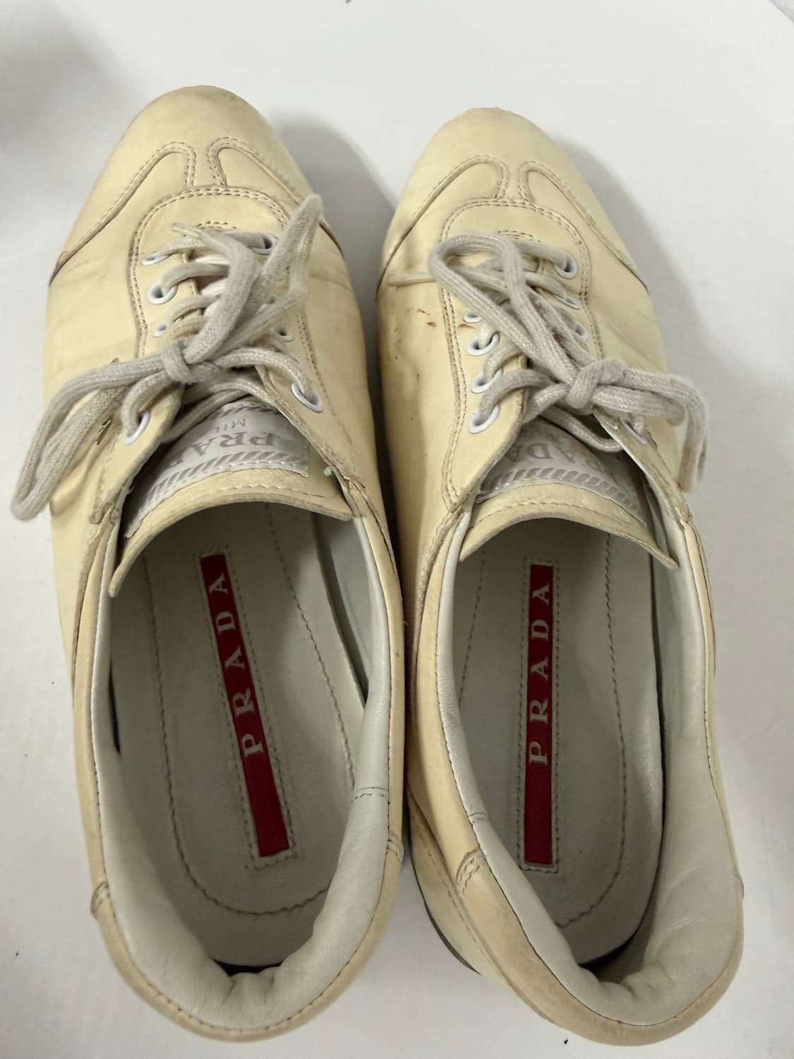 정품) 프라다 여성 아이보리 스니커즈 36 상품이미지8