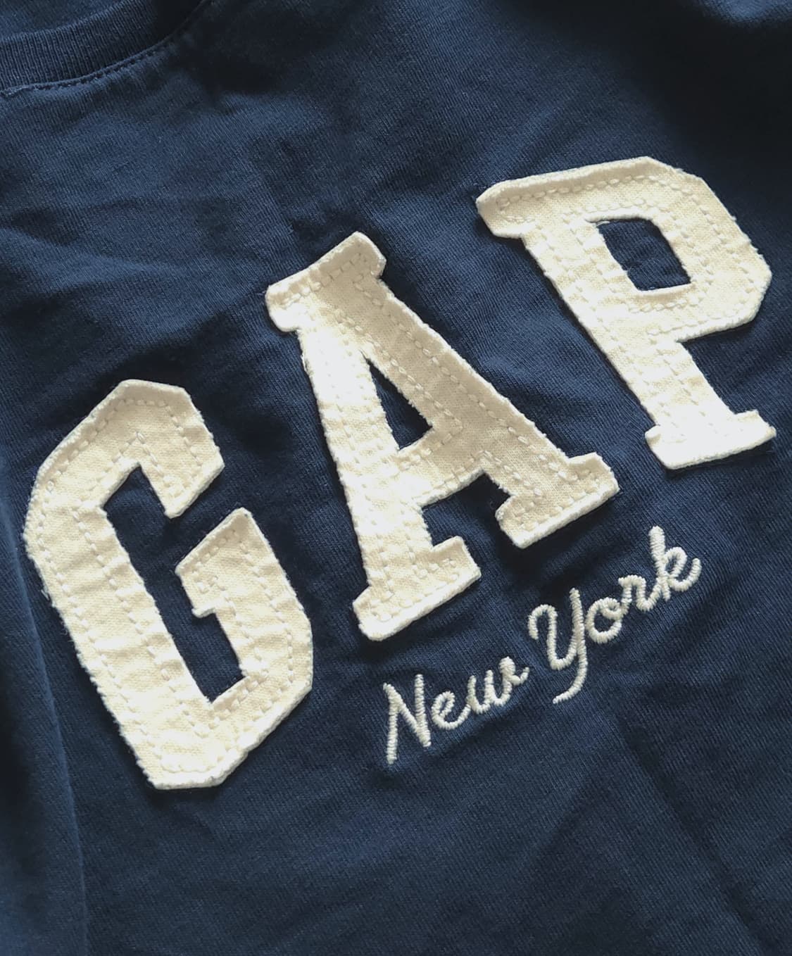 갭 패치로고 포인트 U넥 반팔티 상품이미지2