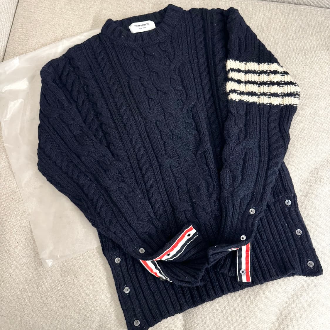톰브라운 아란케이블 가디건 네이비 2size 상품이미지1