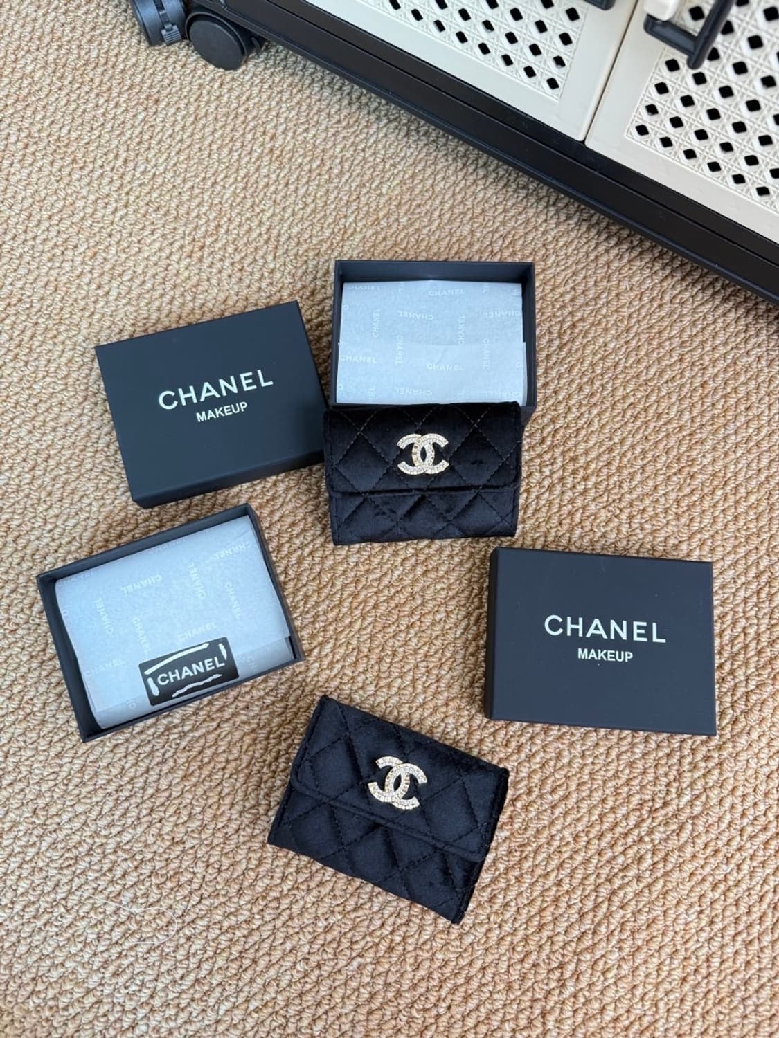  샤넬뷰티 CC로고 리미티드 벨벳 반지갑 풀박스  상품이미지1
