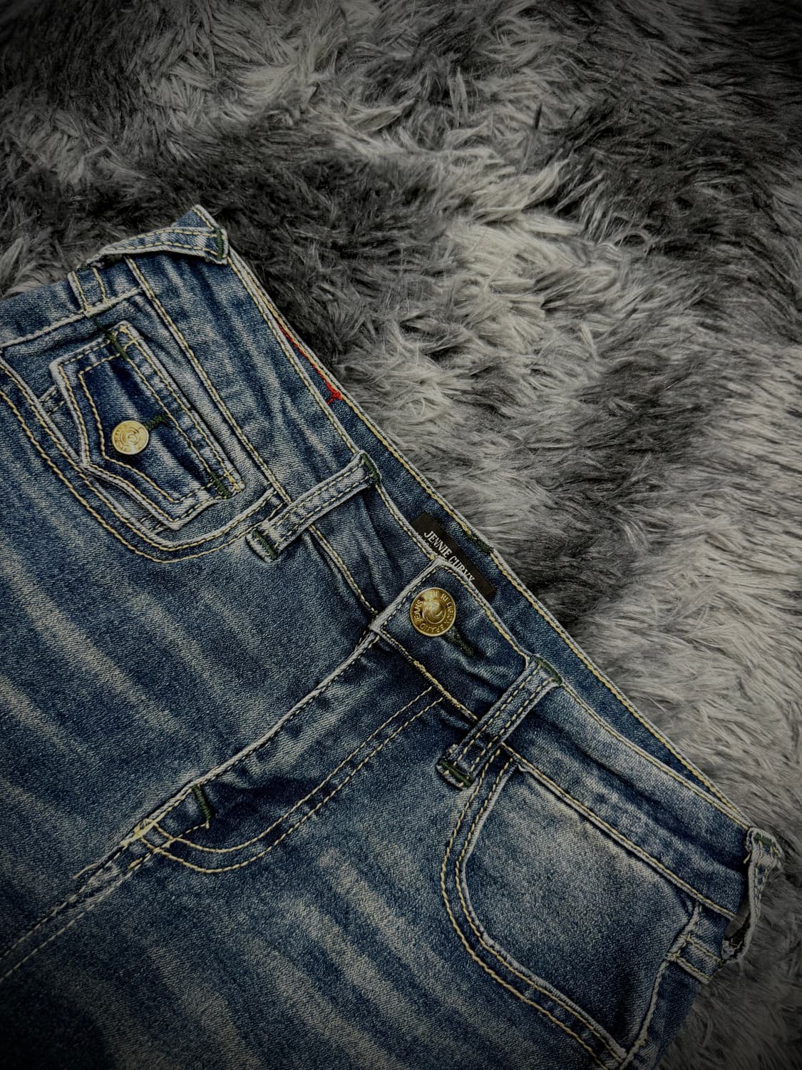 True Religion 금장 단추 워싱 데님 스커트 상품이미지3