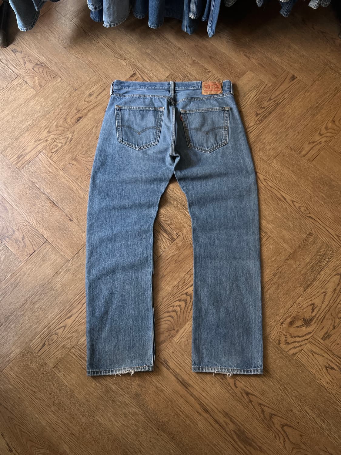 [35]리바이스 501 더티워싱 스트레이트 데님 팬츠 상품이미지2