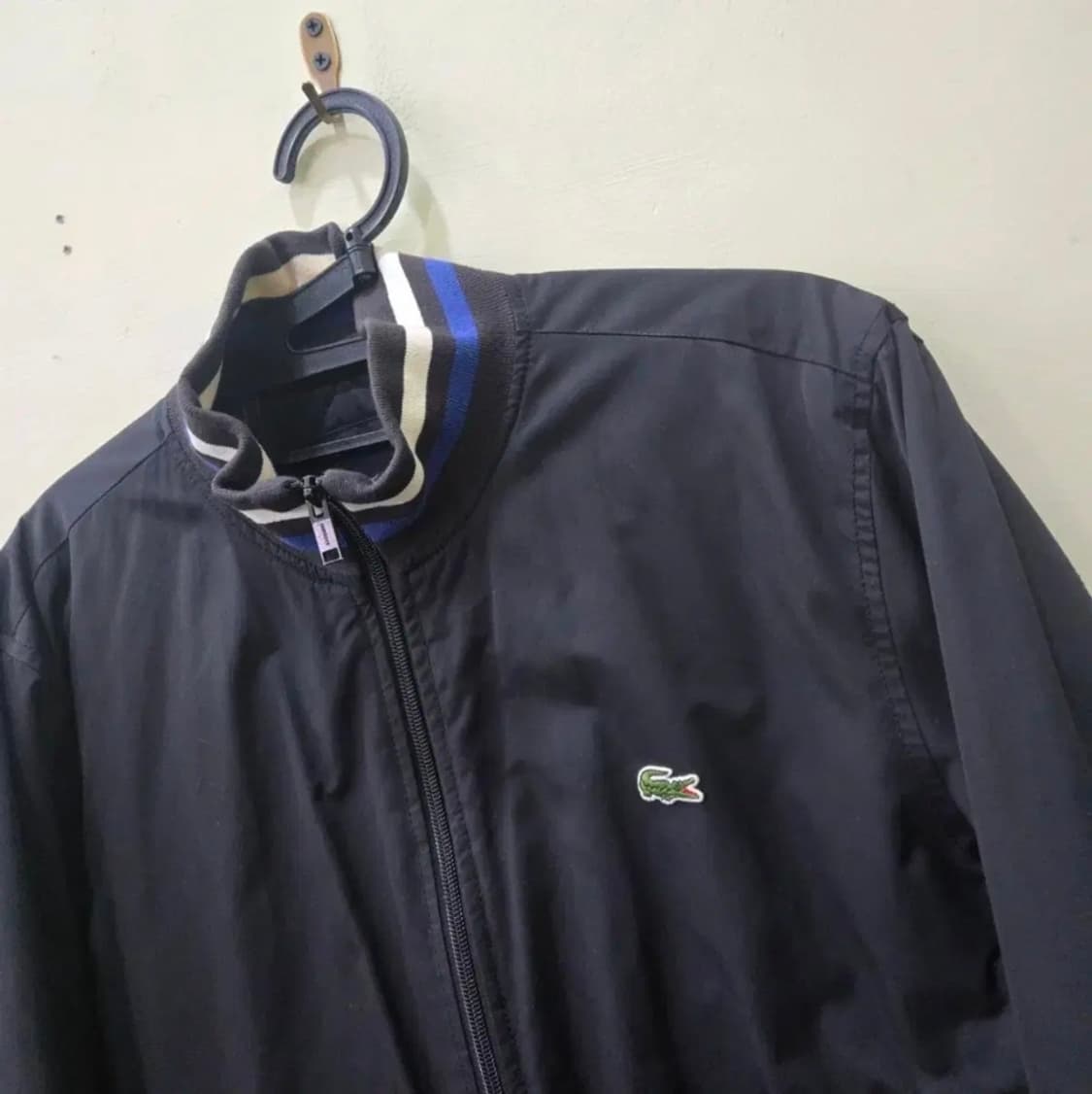 라코스테 퀼팅 블랙 봄버 자켓 상품이미지2