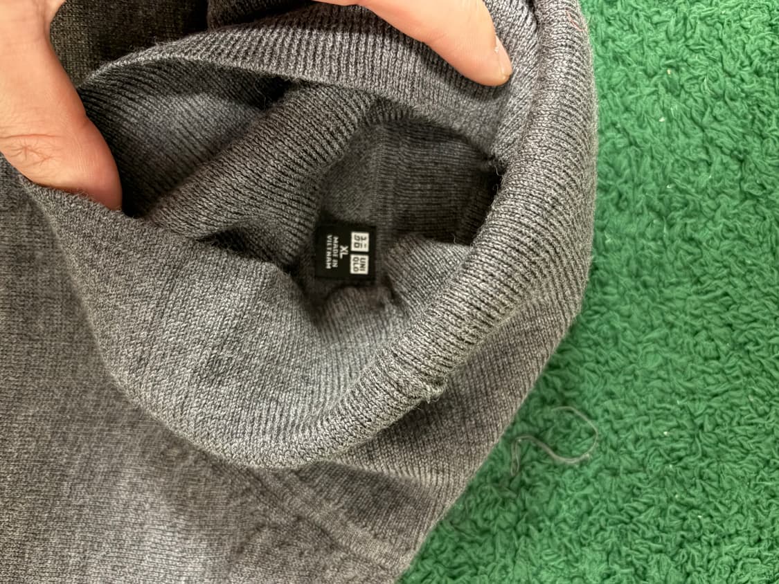 새상품급 XL) 유니클로 터틀넥 차콜 상품이미지2