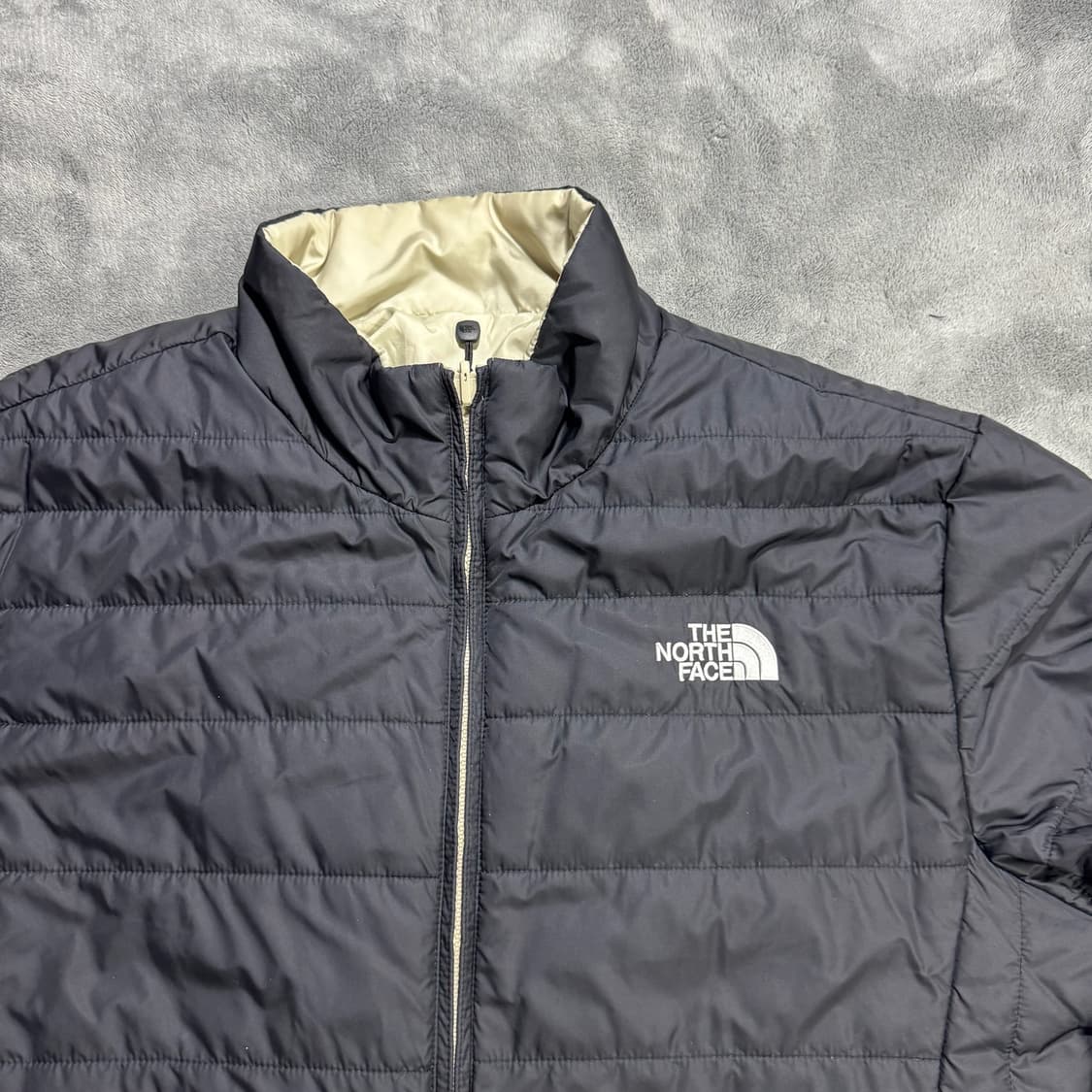 노스페이스 v-motion 리버시블 경량패딩 상품이미지2