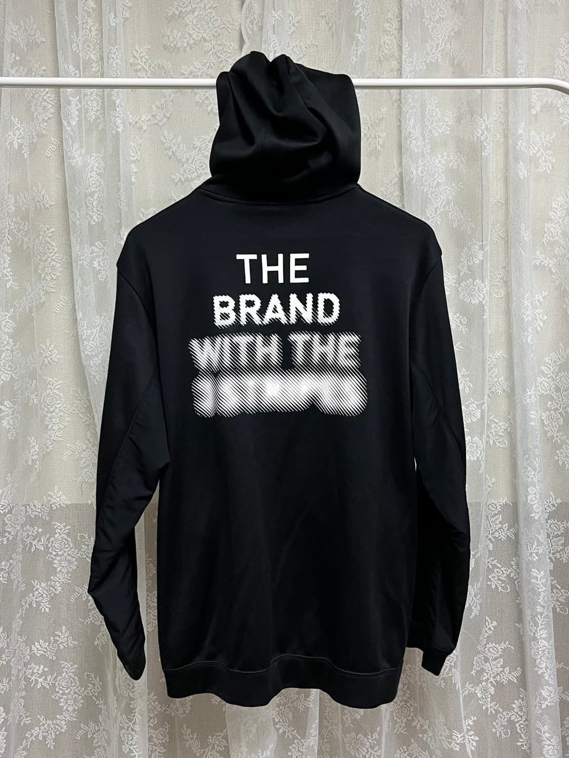 110) 아디다스 백프린팅 후드 집업 블랙 상품이미지3