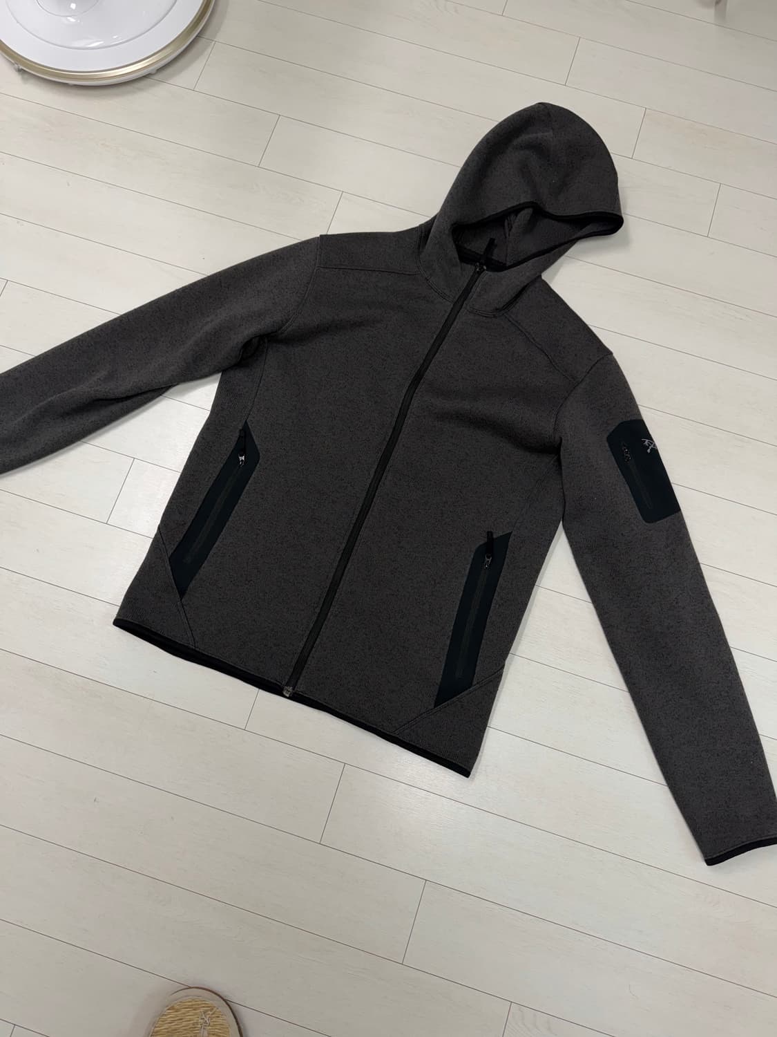 아크테릭스 커버트 후디 M 사이즈 오염없이 상태 좋습니다  상태 9.0/ 상품이미지1