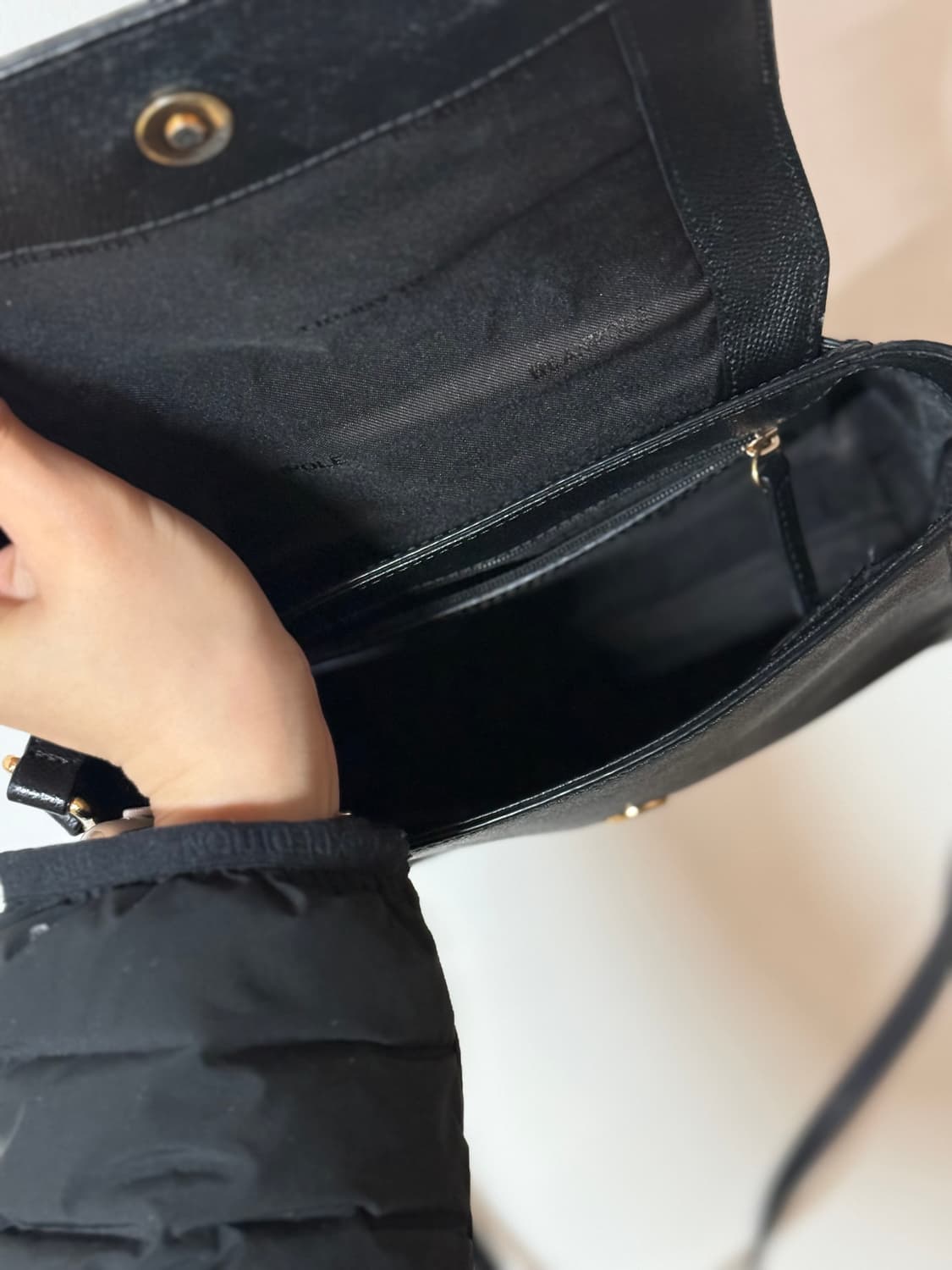 빈폴 클래식 미니 크로스백 블랙 레더 상품이미지5