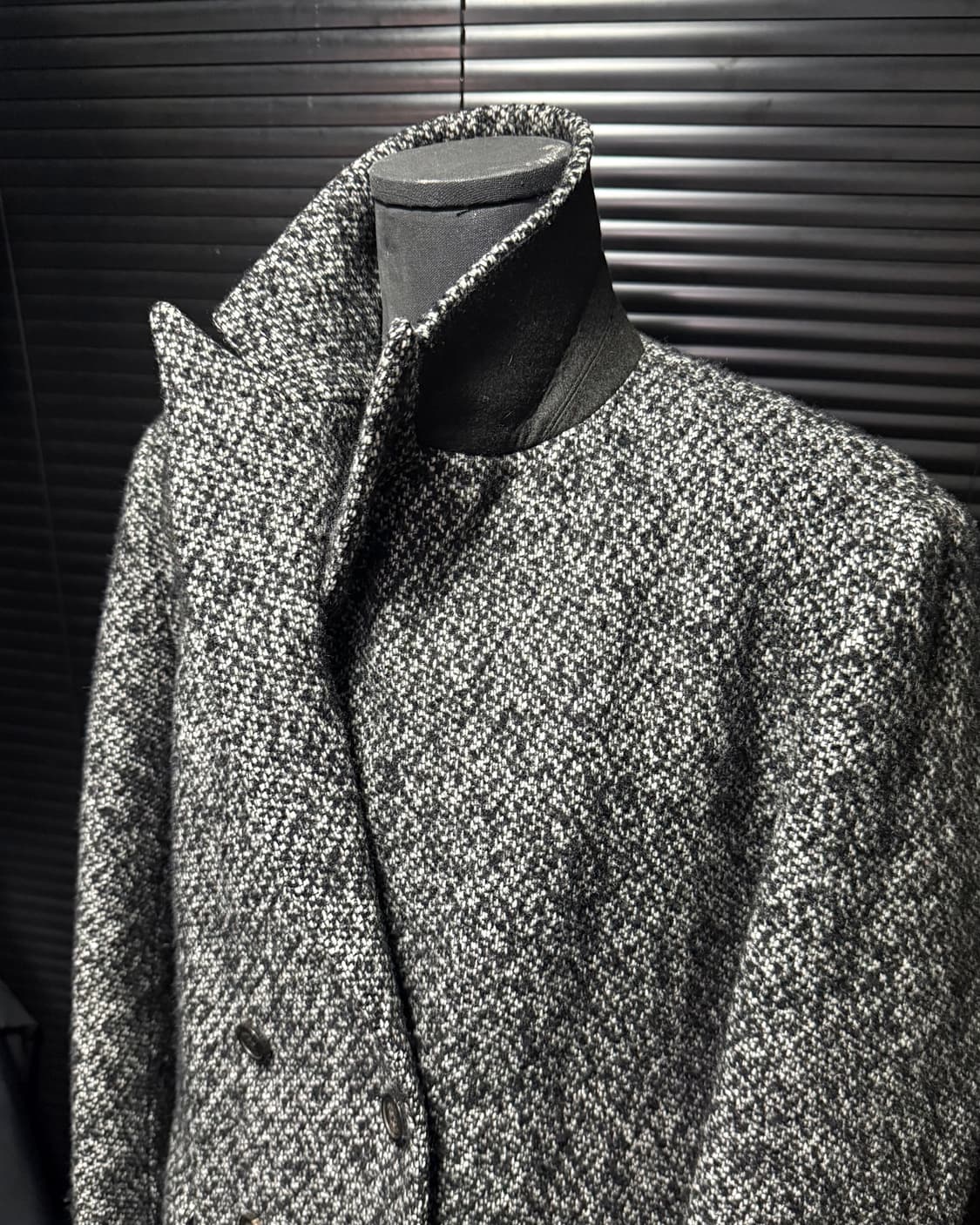 알뮤트 울 모 보카시 차콜 블랙 피크드 더블 롱 코트 고스 펑크 락시크 상품이미지8