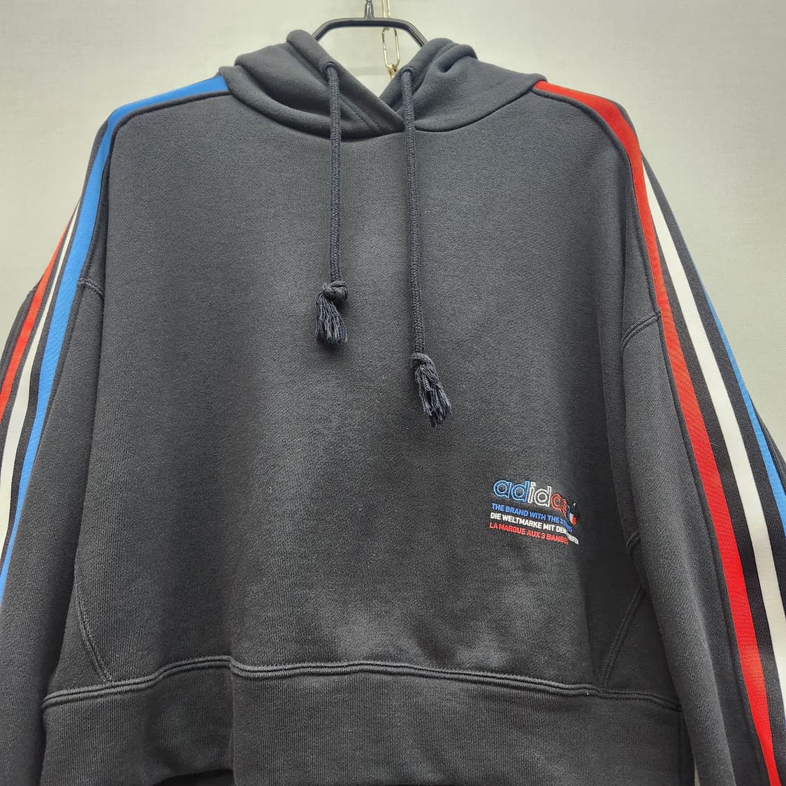 아디다스 멀티컬러 삼선 백 로고 크롭 후드티 M(XL) 상품이미지2