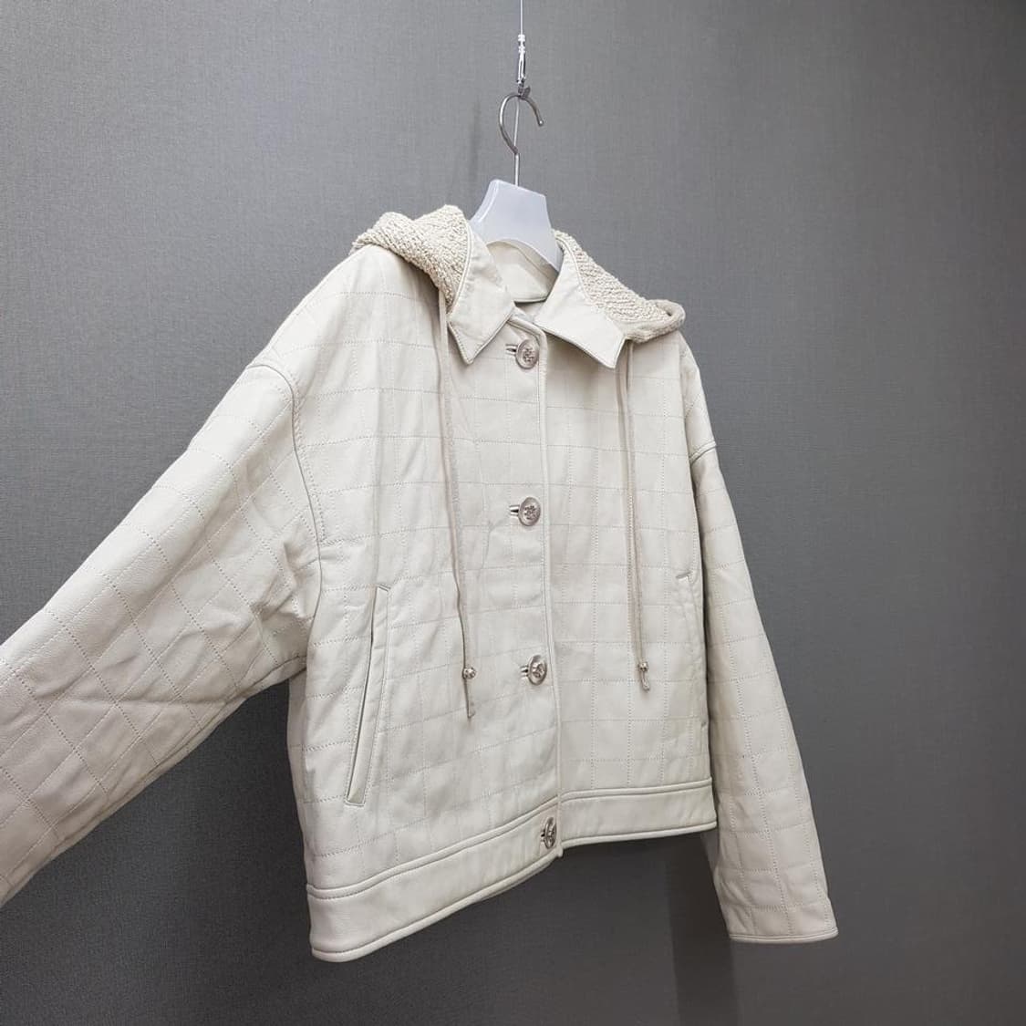 한섬 타임 2021 퀄팅 페이크 레더 후드 자켓 F사이즈 상품이미지3