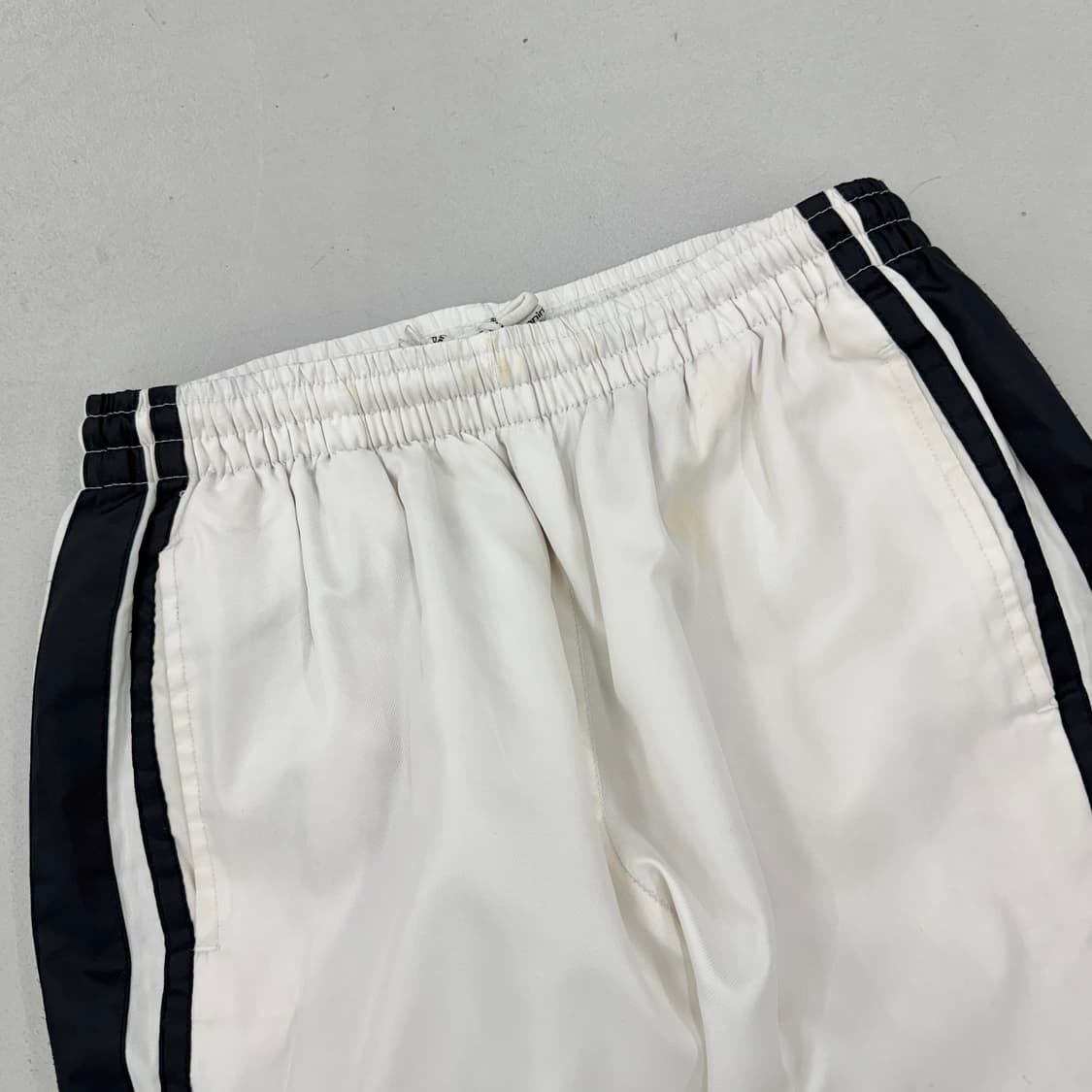 아식스 00s 올드스쿨 바람막이 트랙팬츠 상품이미지3