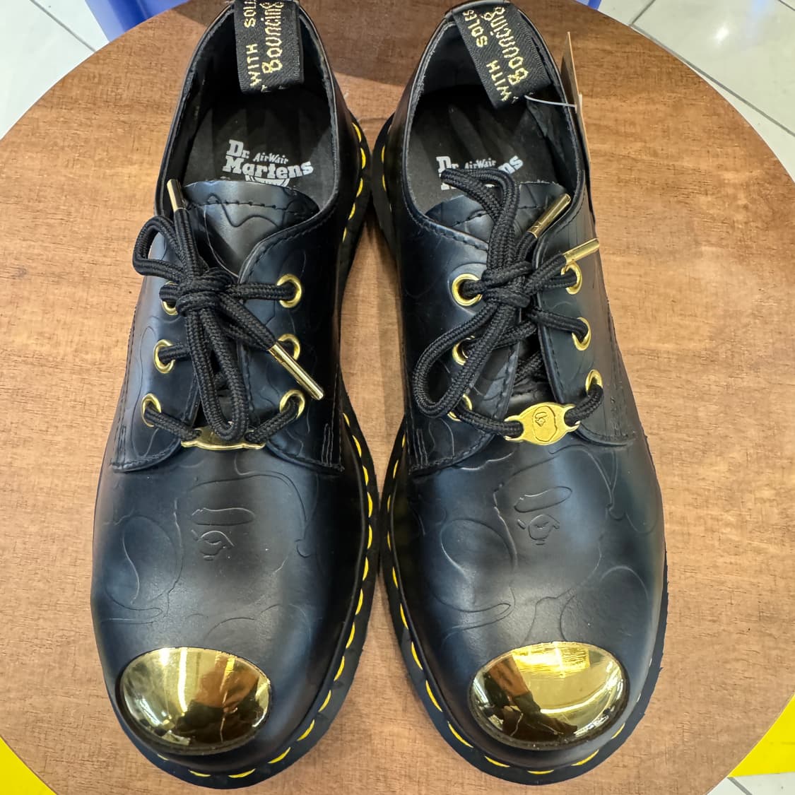 닥터마틴 x 베이프 1461 ‘블랙/골드’ 상품이미지6