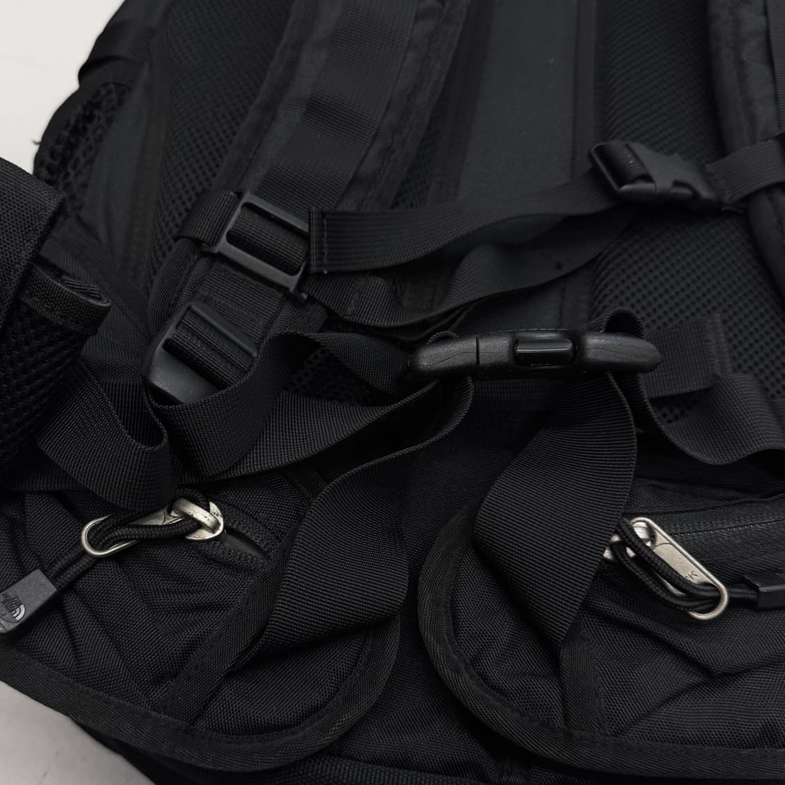 노스페이스 고프코어 와일드 파이어 테크니컬 백팩 블랙 상품이미지6