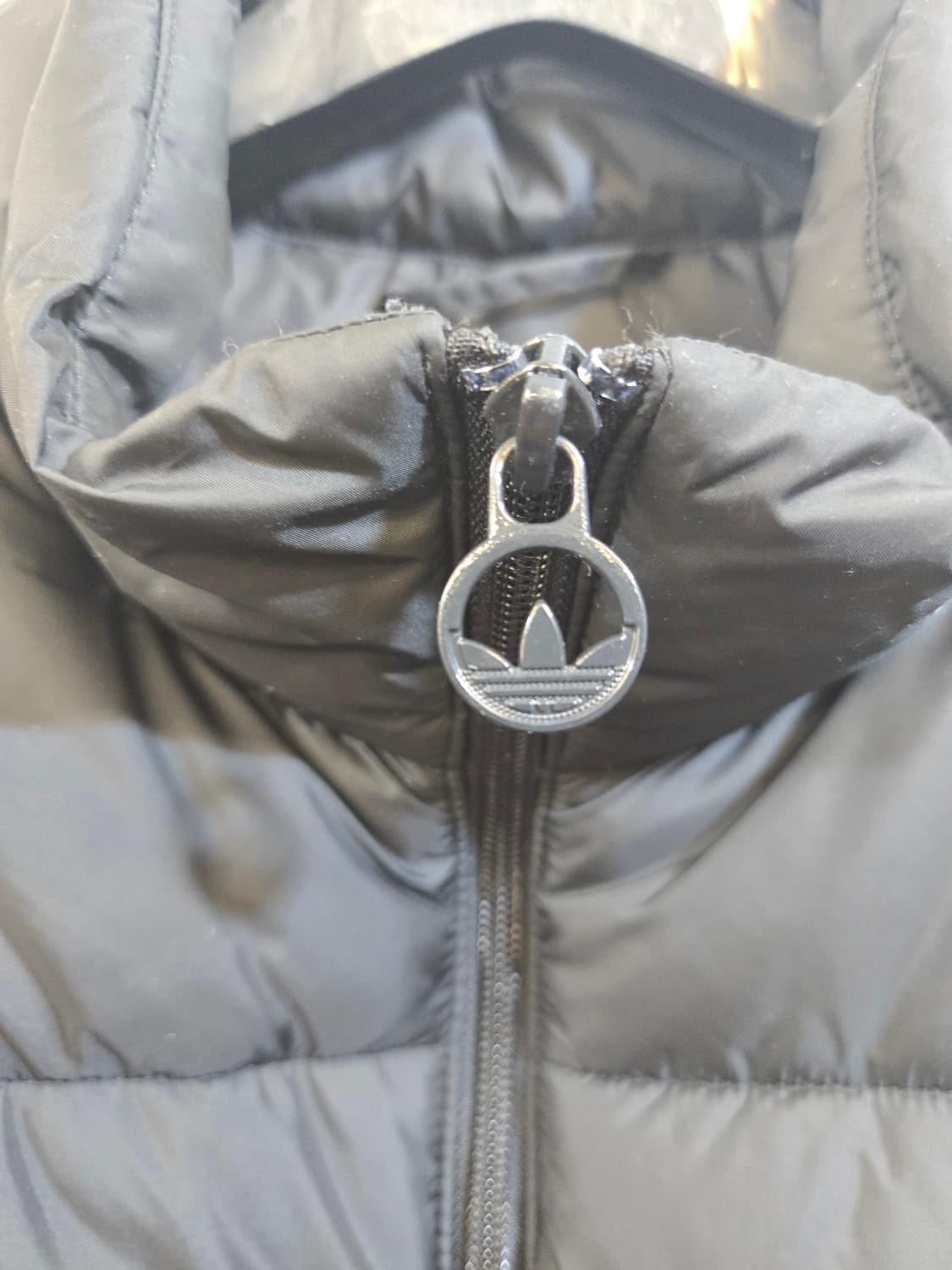 아디다스 삼선 패딩 조끼 블랙 상품이미지3